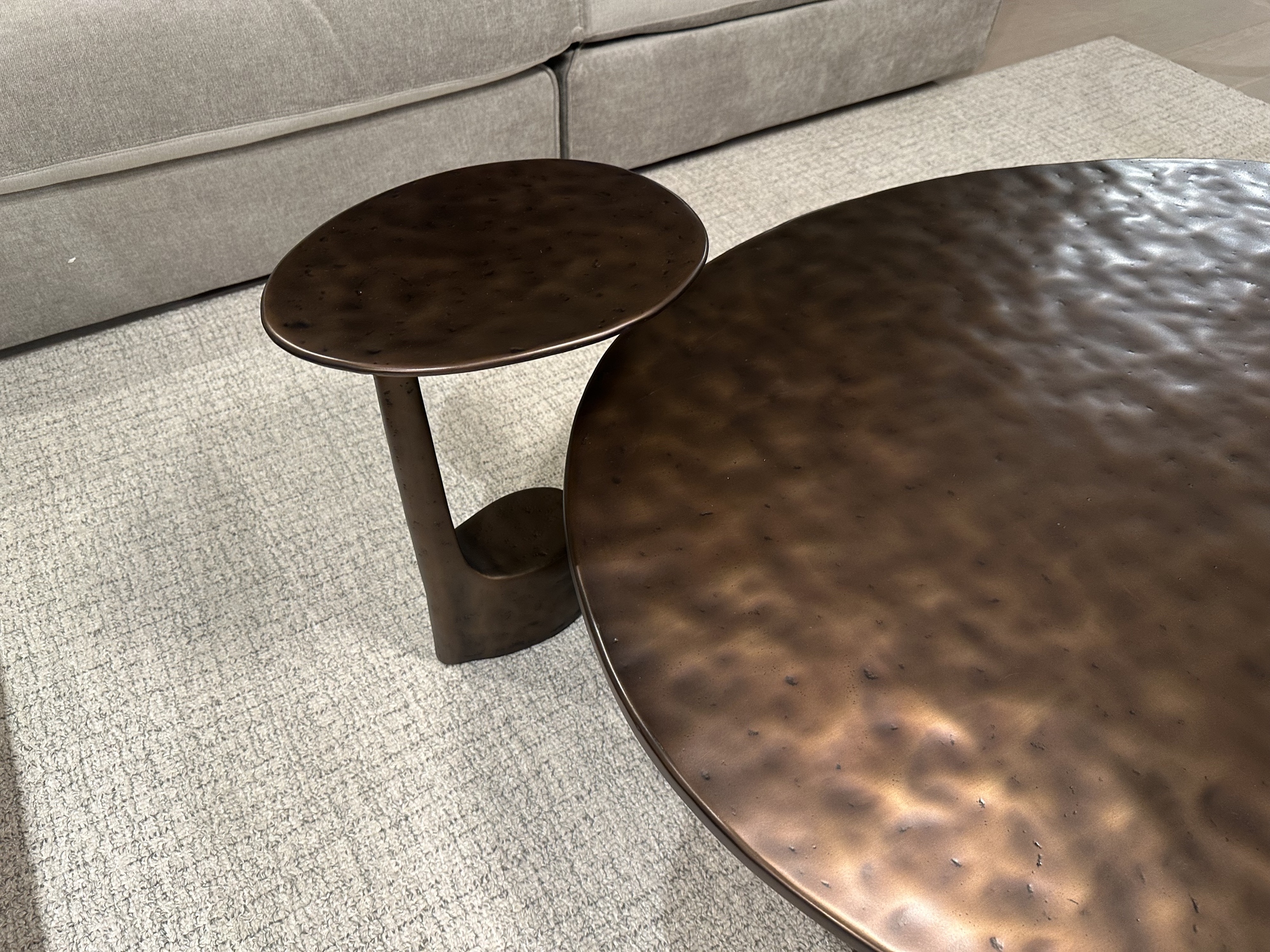 Linteloo-salontafel en bijzettafel Charles in alu brons