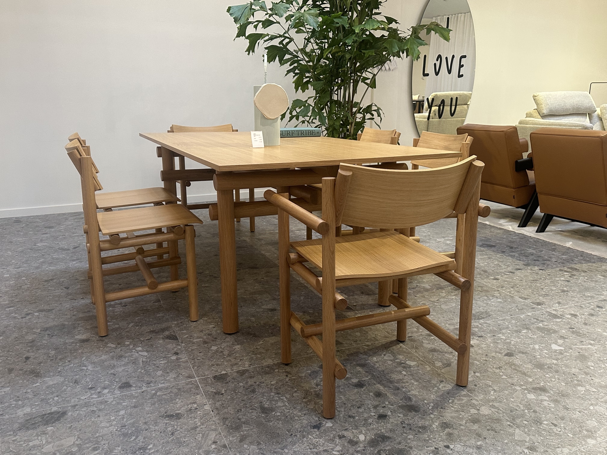 Knoll- eettafel Muecke Wood Collection met 4 stoelen en 2 armstoelen