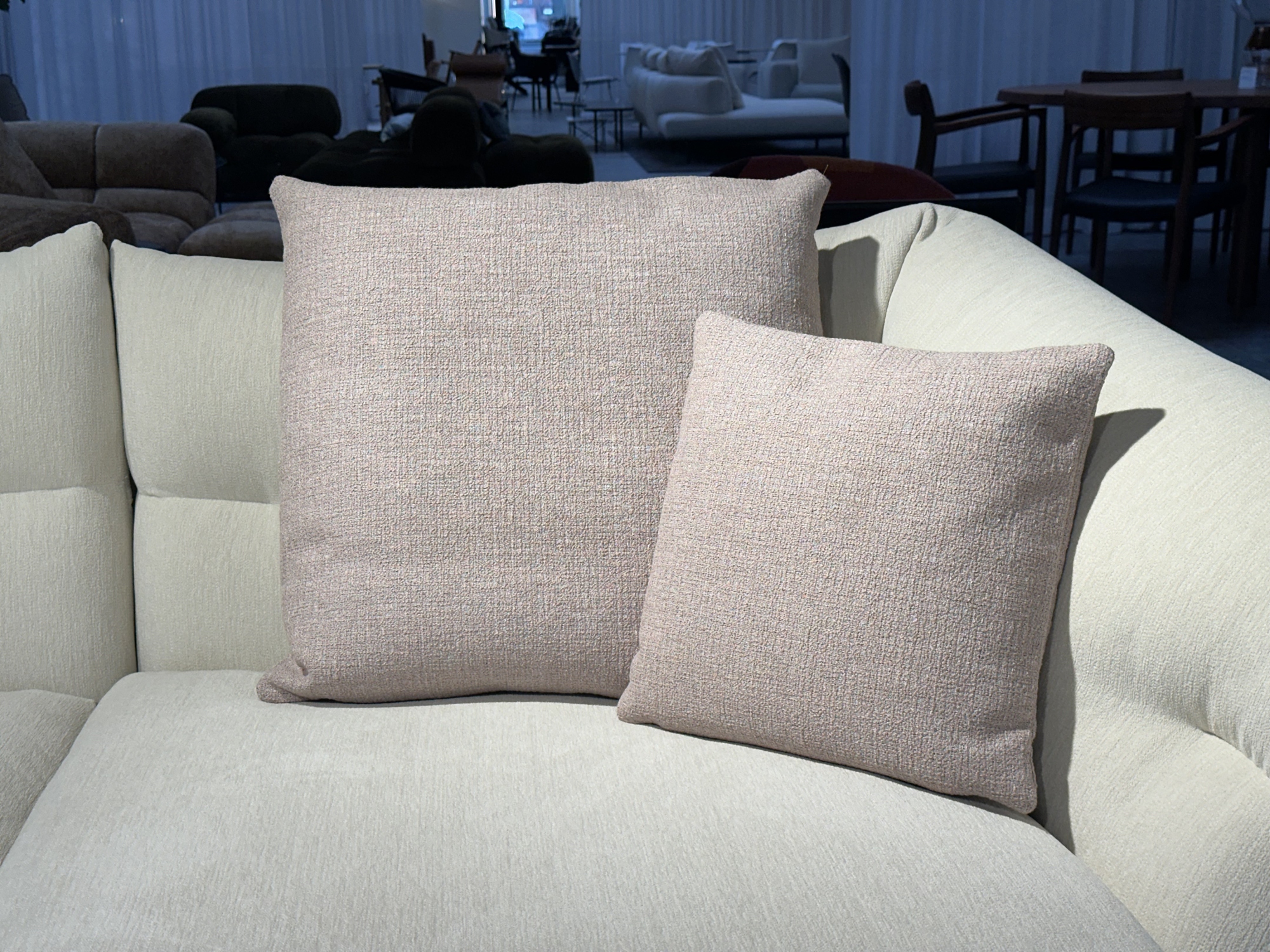 Minotti - 2 decoratieve kussens rose