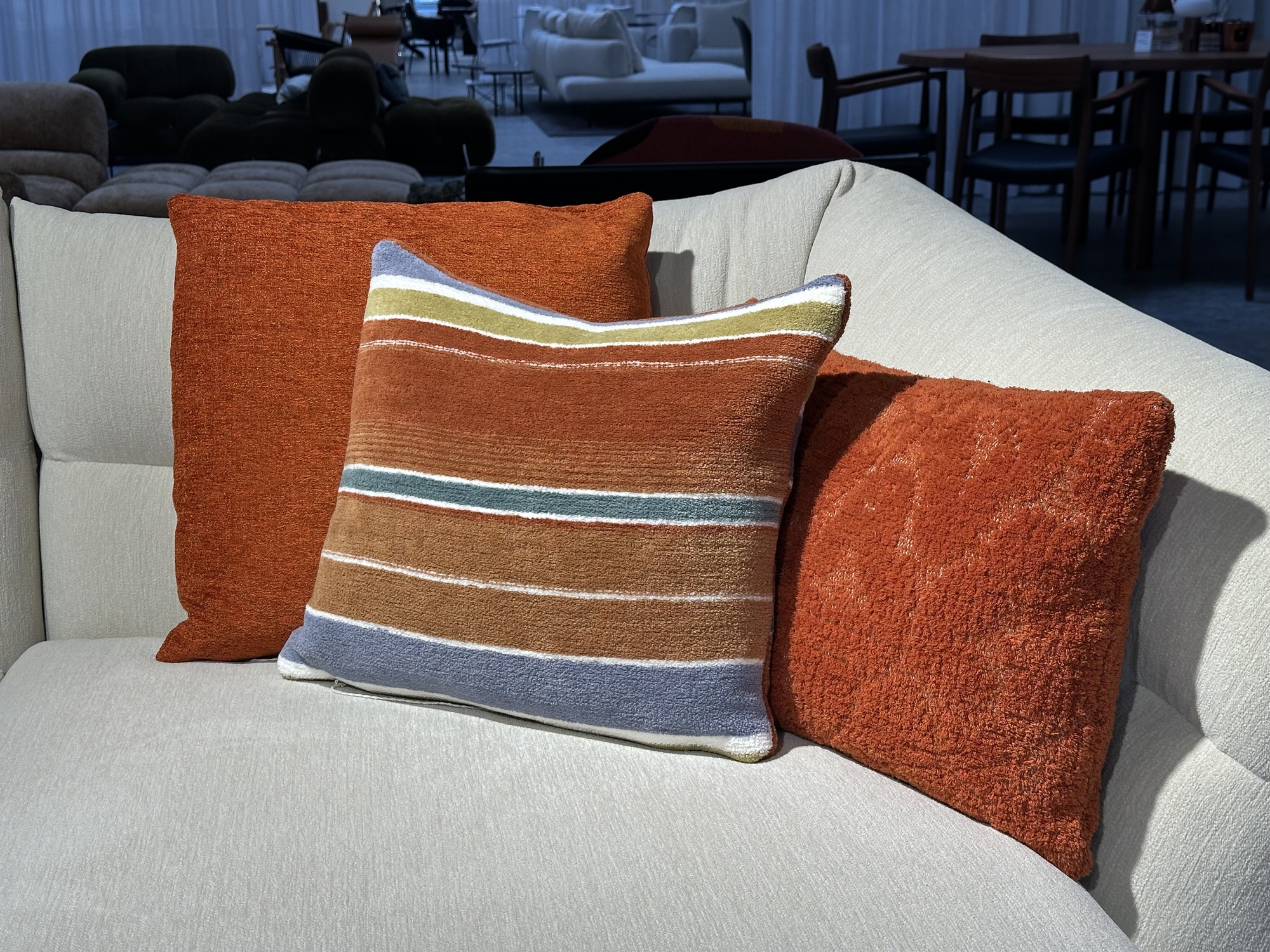 Cassina-3 decoratieve kussens oranje tinten