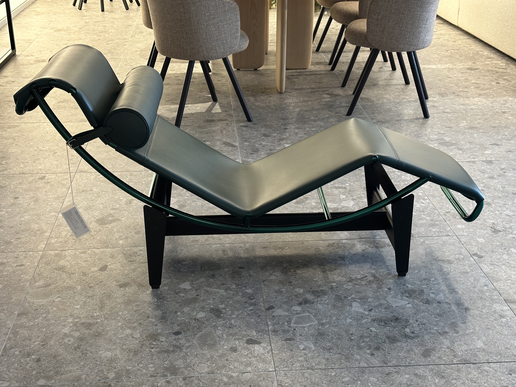 Cassina - LC4-60 limited edition  ontwerp 1928 Le Corbusier