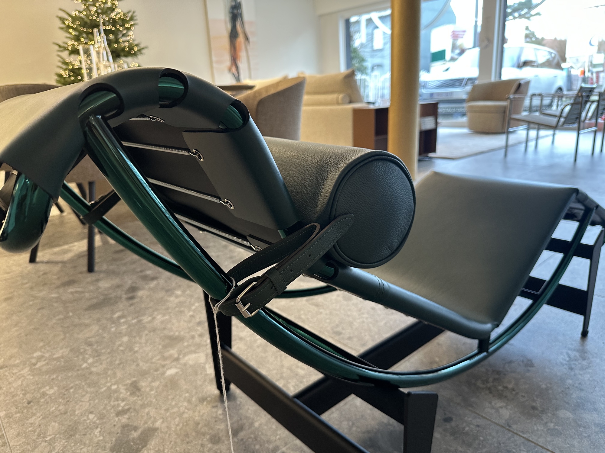 Cassina - LC4-60 limited edition  ontwerp 1928 Le Corbusier