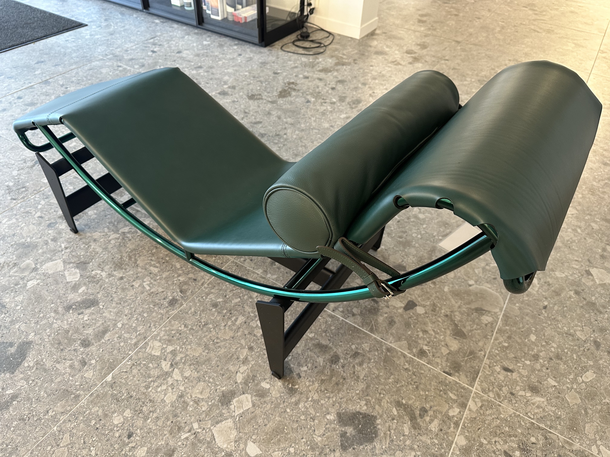 Cassina - LC4-60 limited edition  ontwerp 1928 Le Corbusier