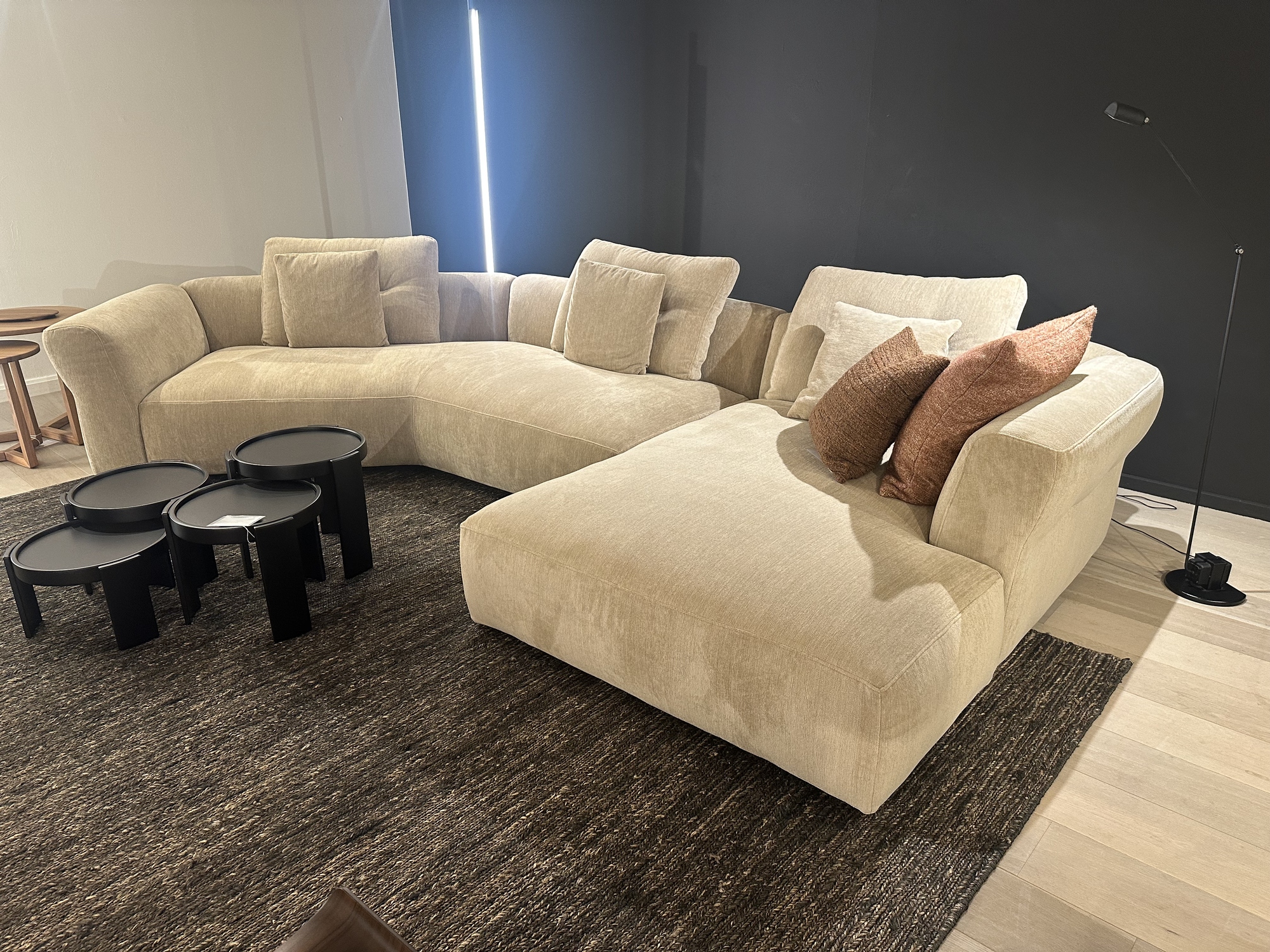 Cassina-zitopstelling Sengu Bold in stof Fox