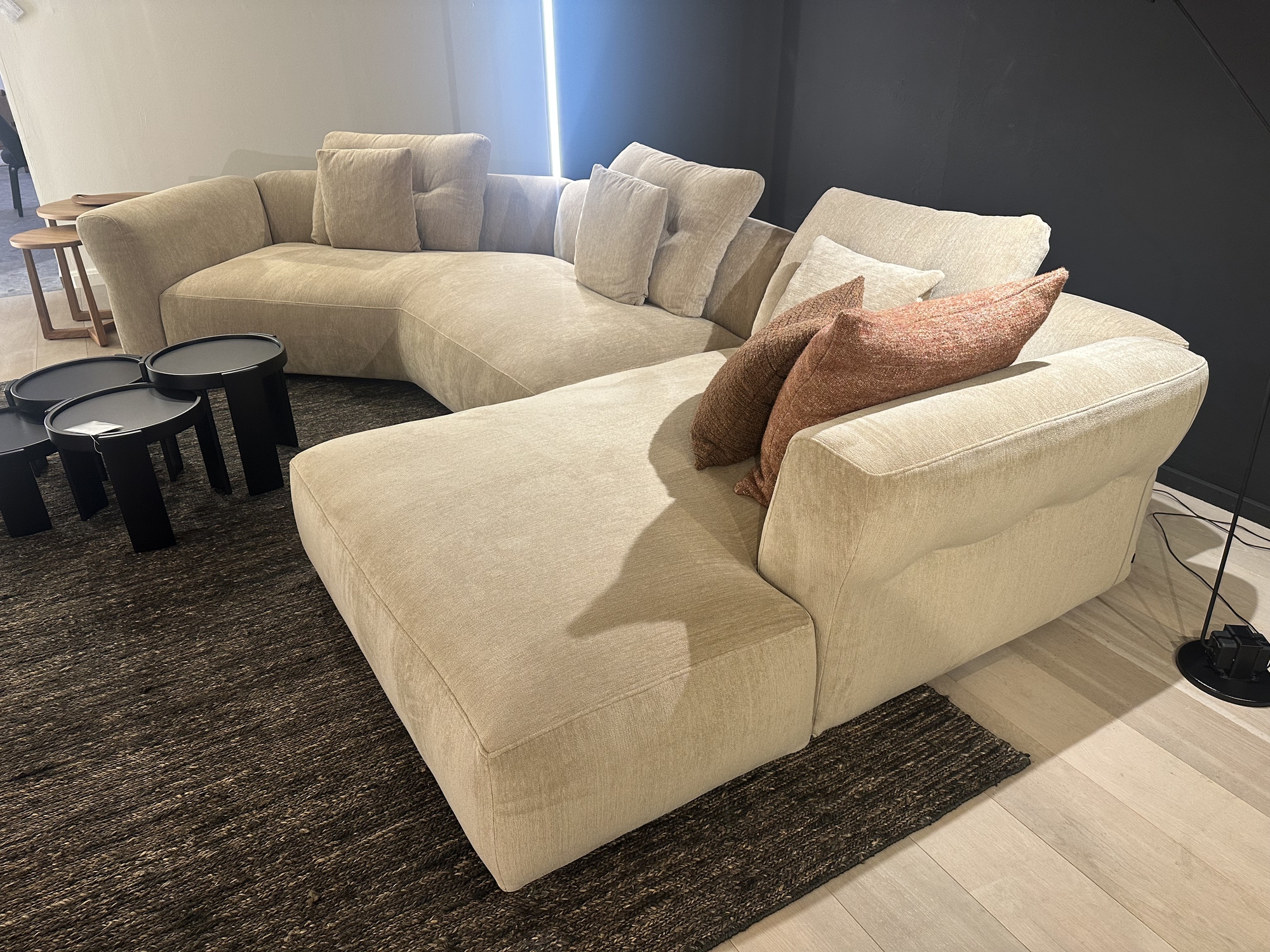 Cassina-zitopstelling Sengu Bold in stof Fox