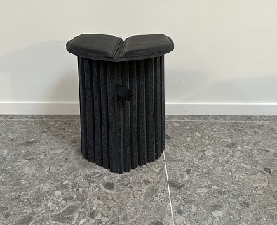 De Sede - opplooibaar krukje/voetsteun in vilt en zwart leder -60%