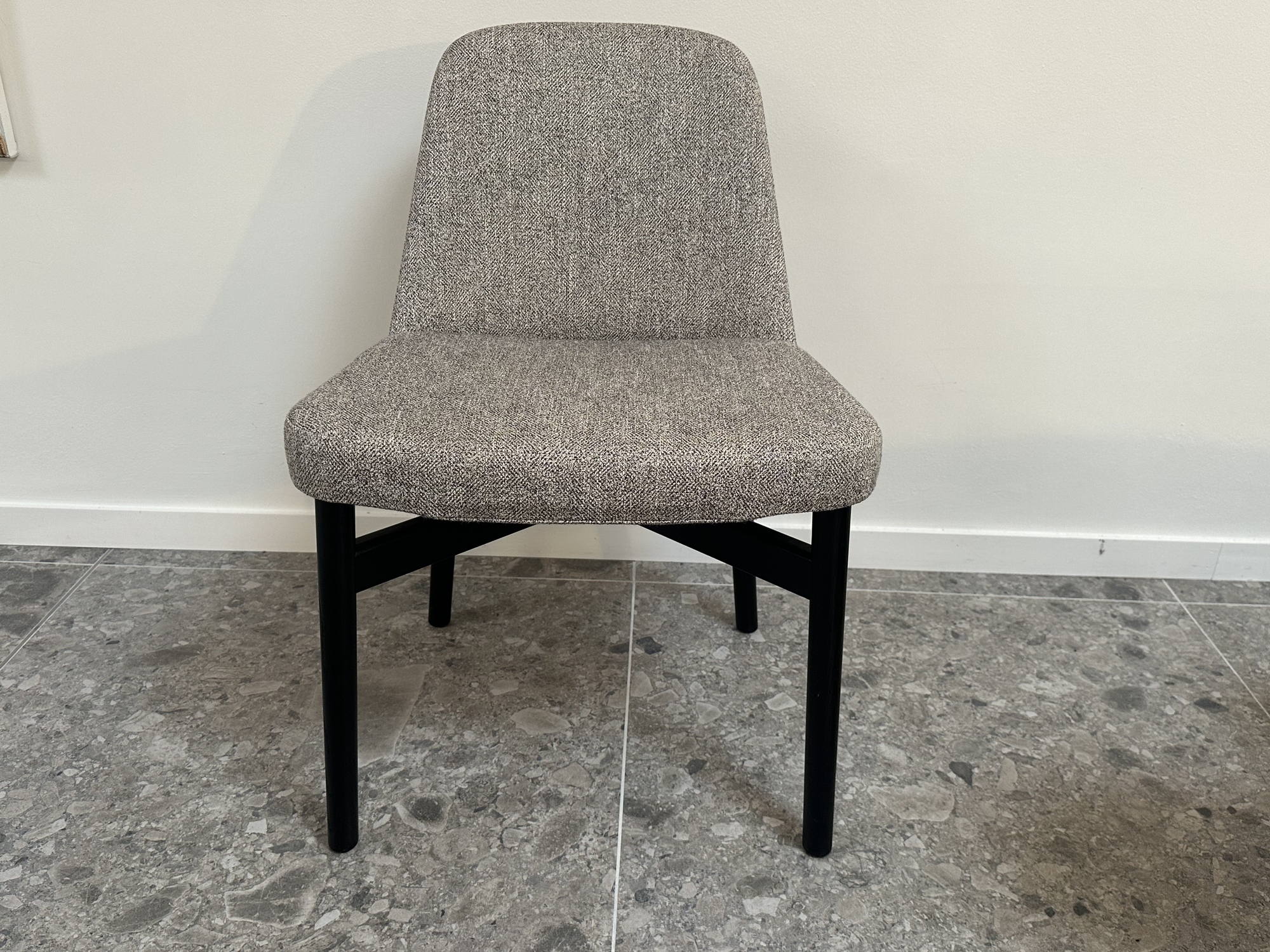 Knoll- stoel in stof Krusin Collection