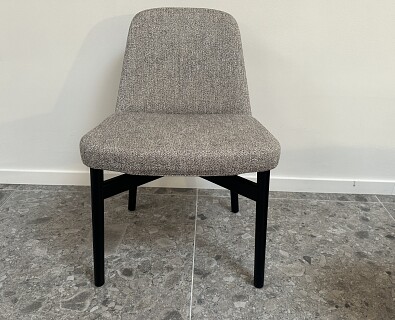 Knoll- stoel in stof Krusin Collection -60%