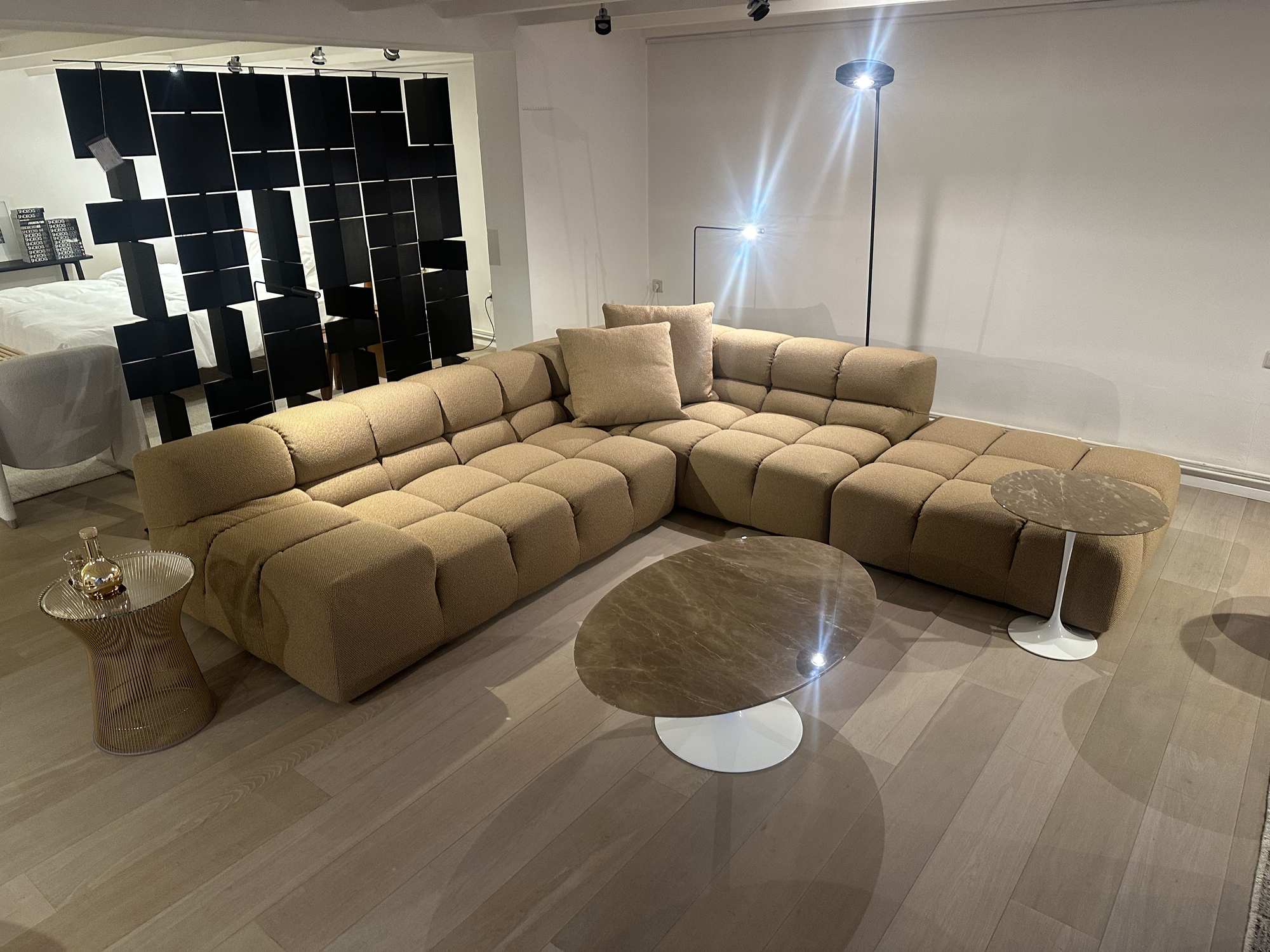 B&B Italia-hoeksalon Tufty-Time in stof