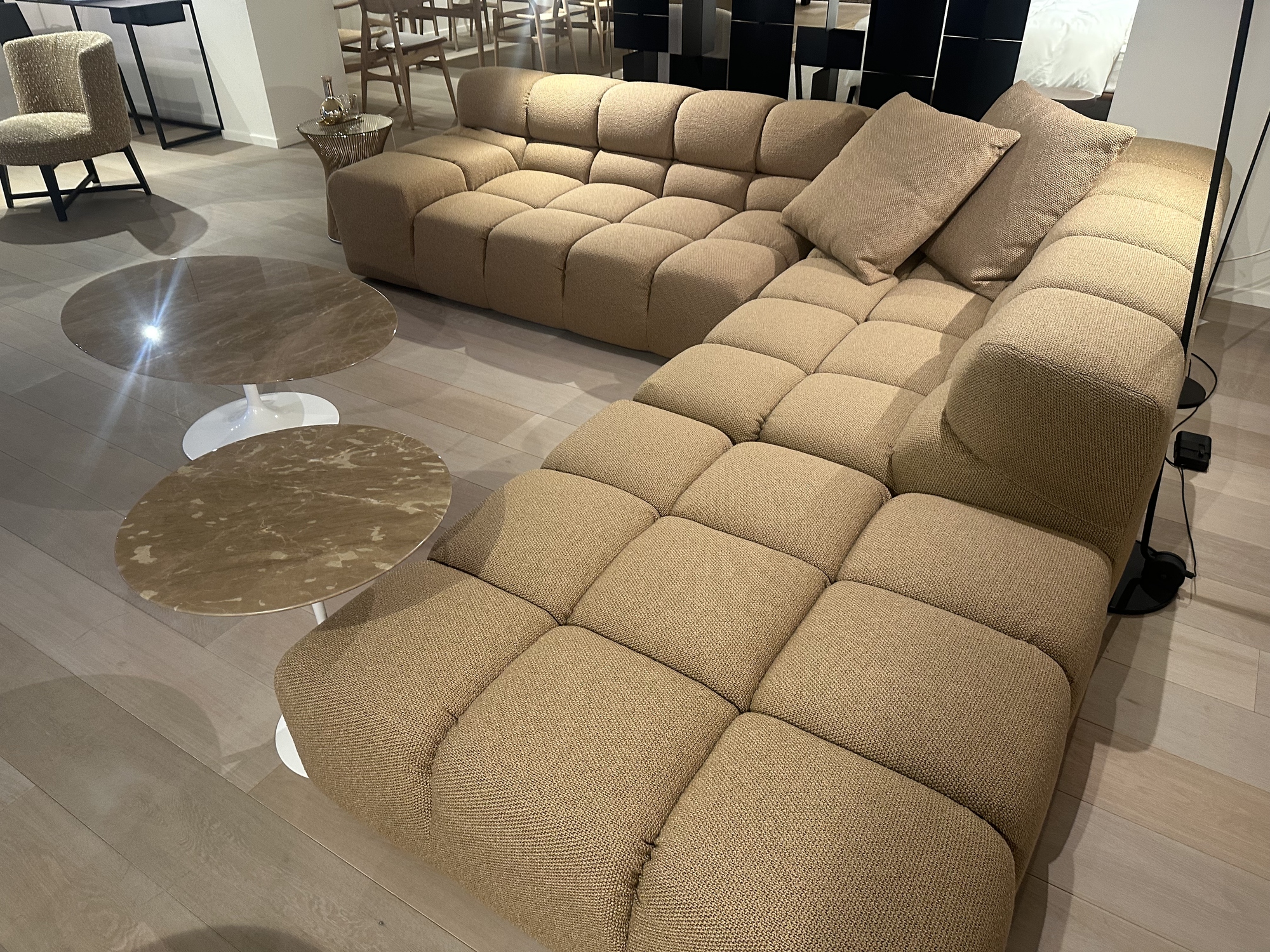 B&B Italia-hoeksalon Tufty-Time in stof