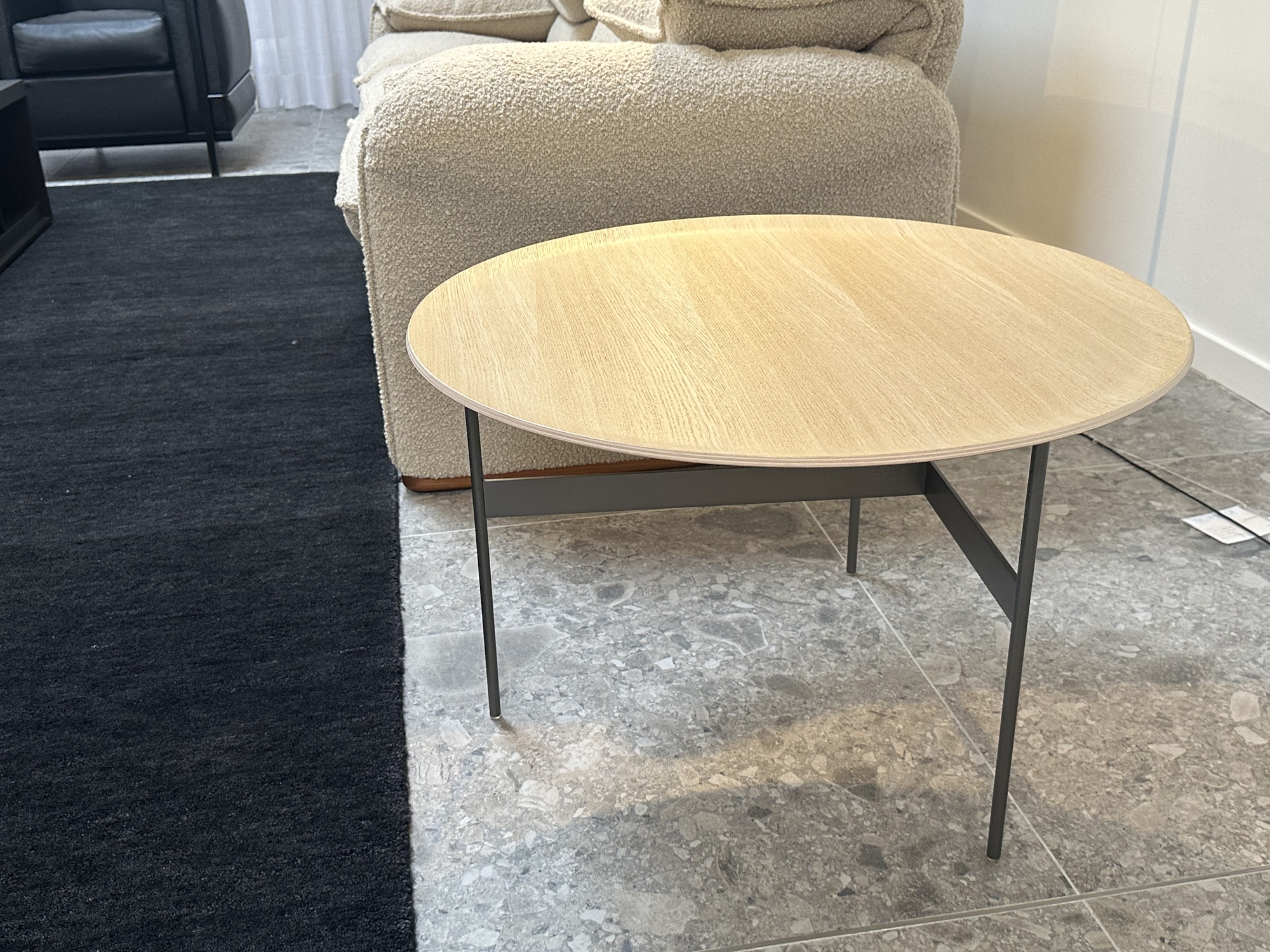 B&B Italia-bijzettafel rond eik natuur Formiche