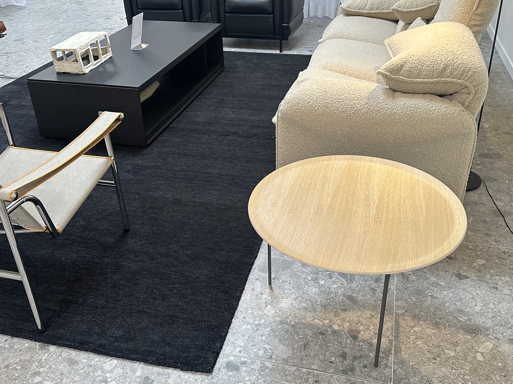 B&B Italia-bijzettafel rond eik natuur Formiche