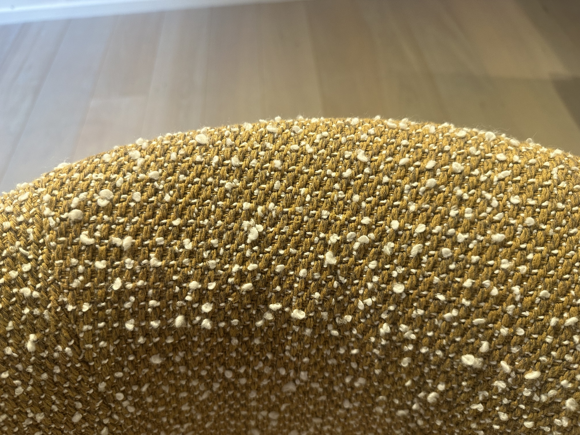 Flexform- 2 x bijzetzetel Hera in stof oker/beige