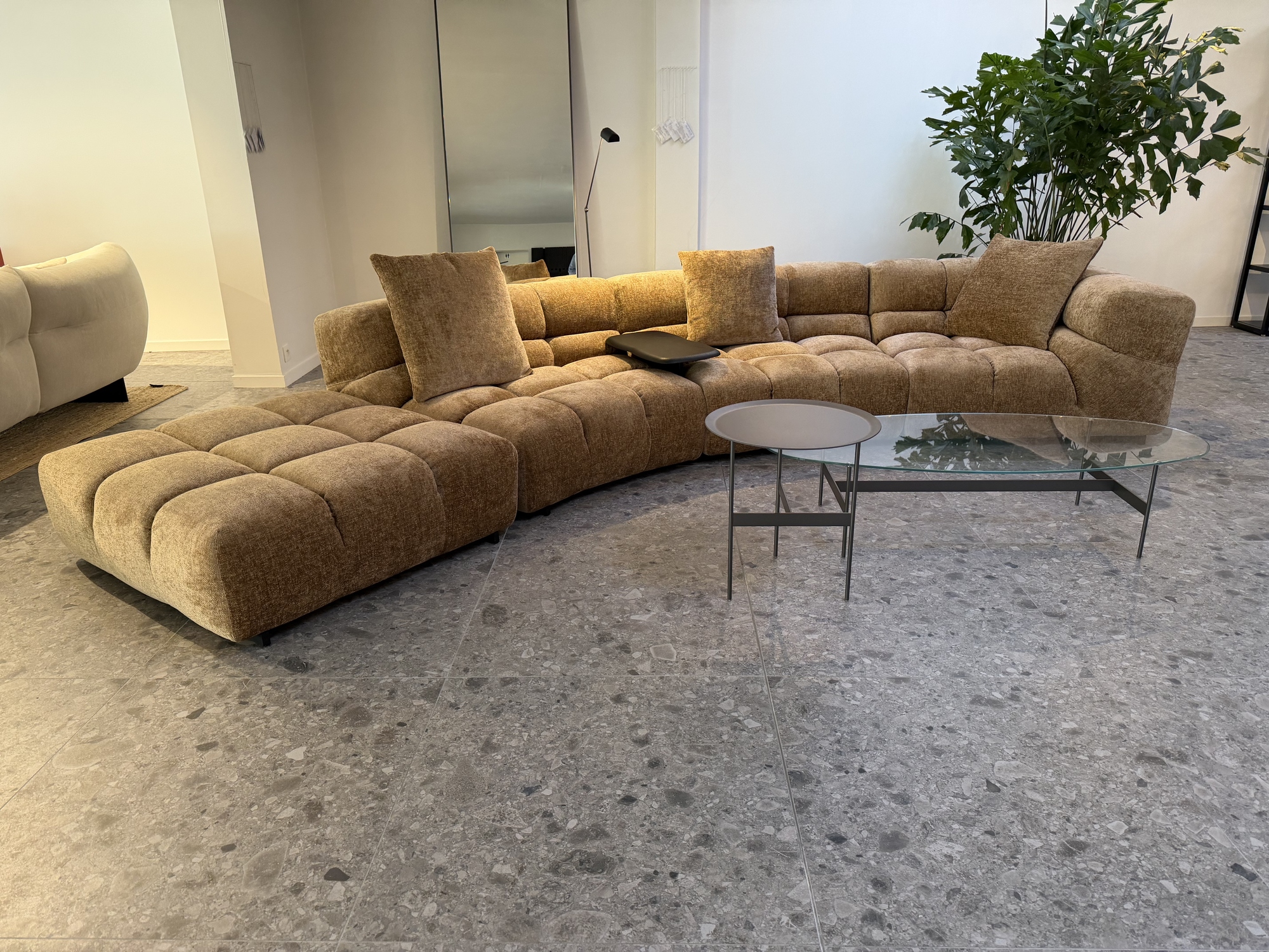 B&B Italia- Tufty Time geronde zitopstelling in stof