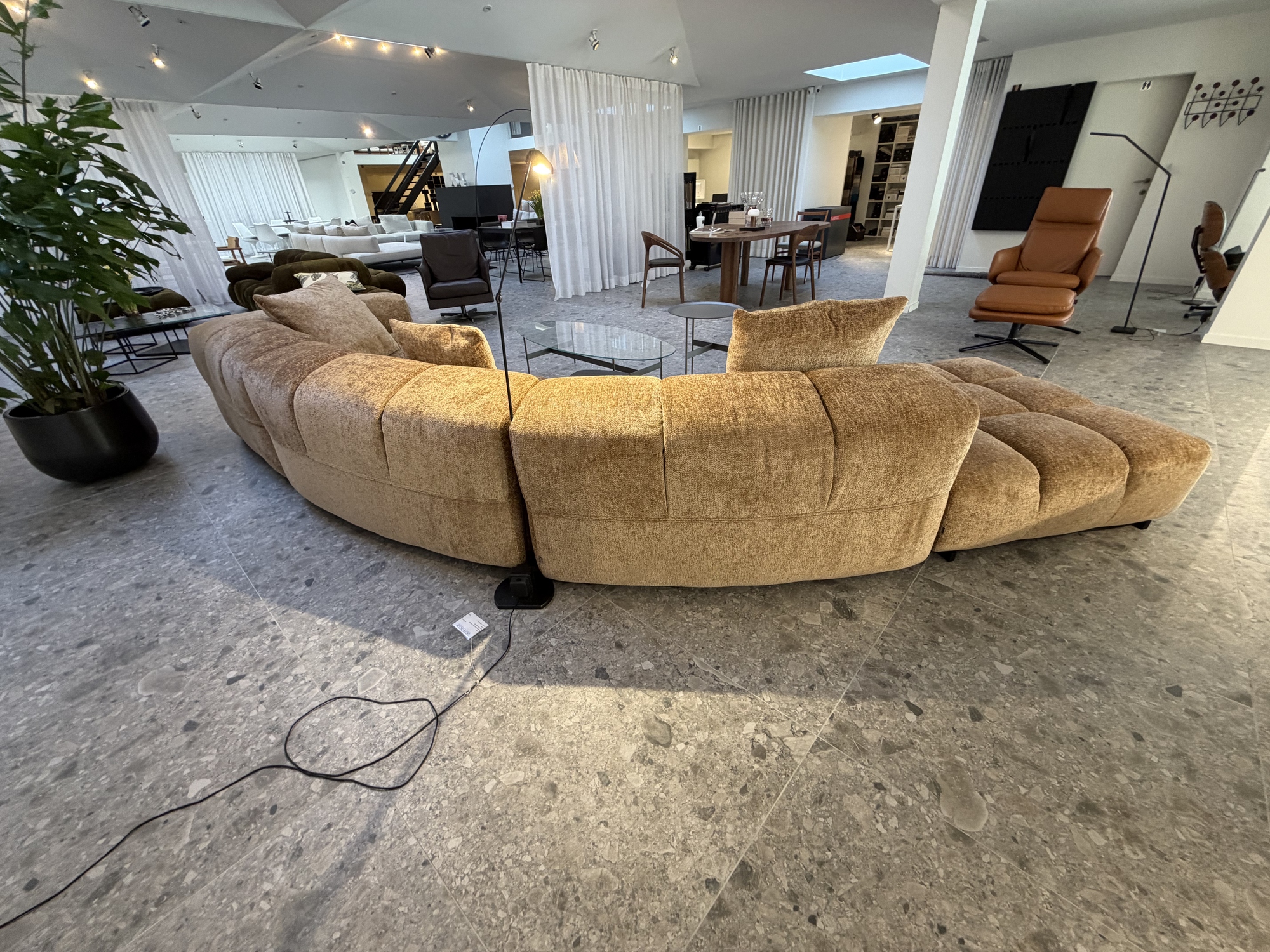 B&B Italia- Tufty Time geronde zitopstelling in stof