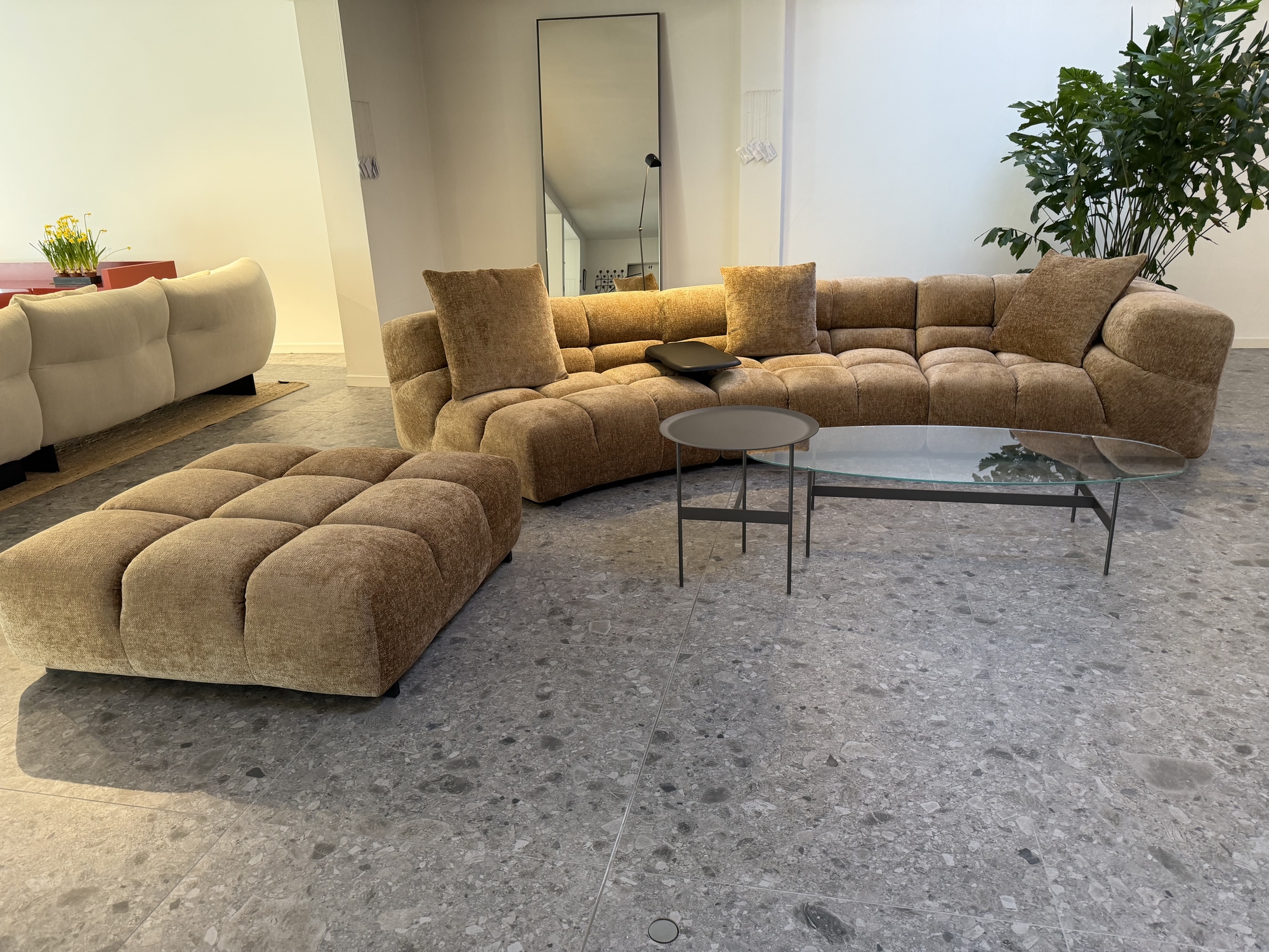 B&B Italia- Tufty Time geronde zitopstelling in stof