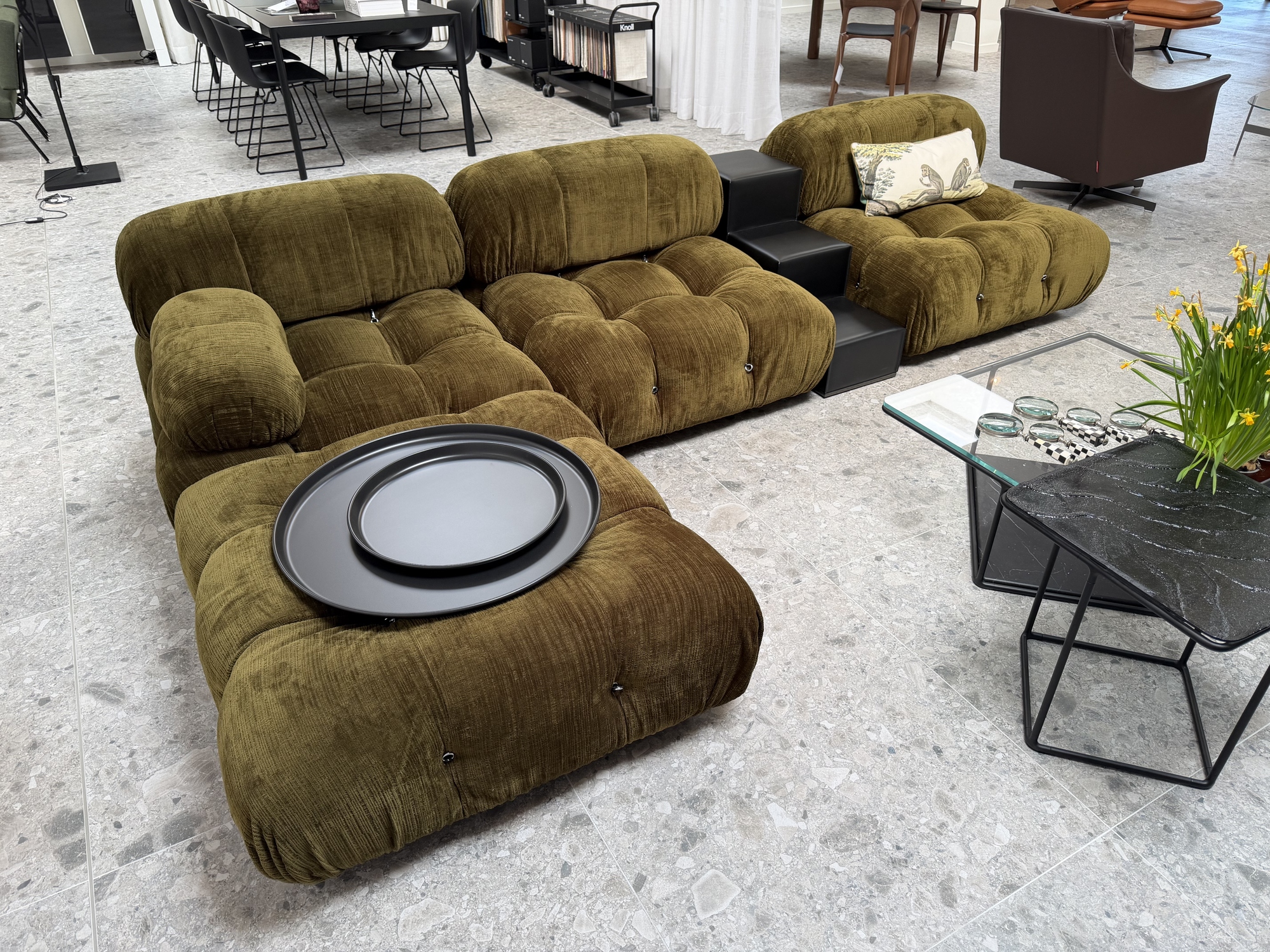 B&B Italia - zitgroep Camaleonda in stof olijfgroen, ontwerp Mario Bellini