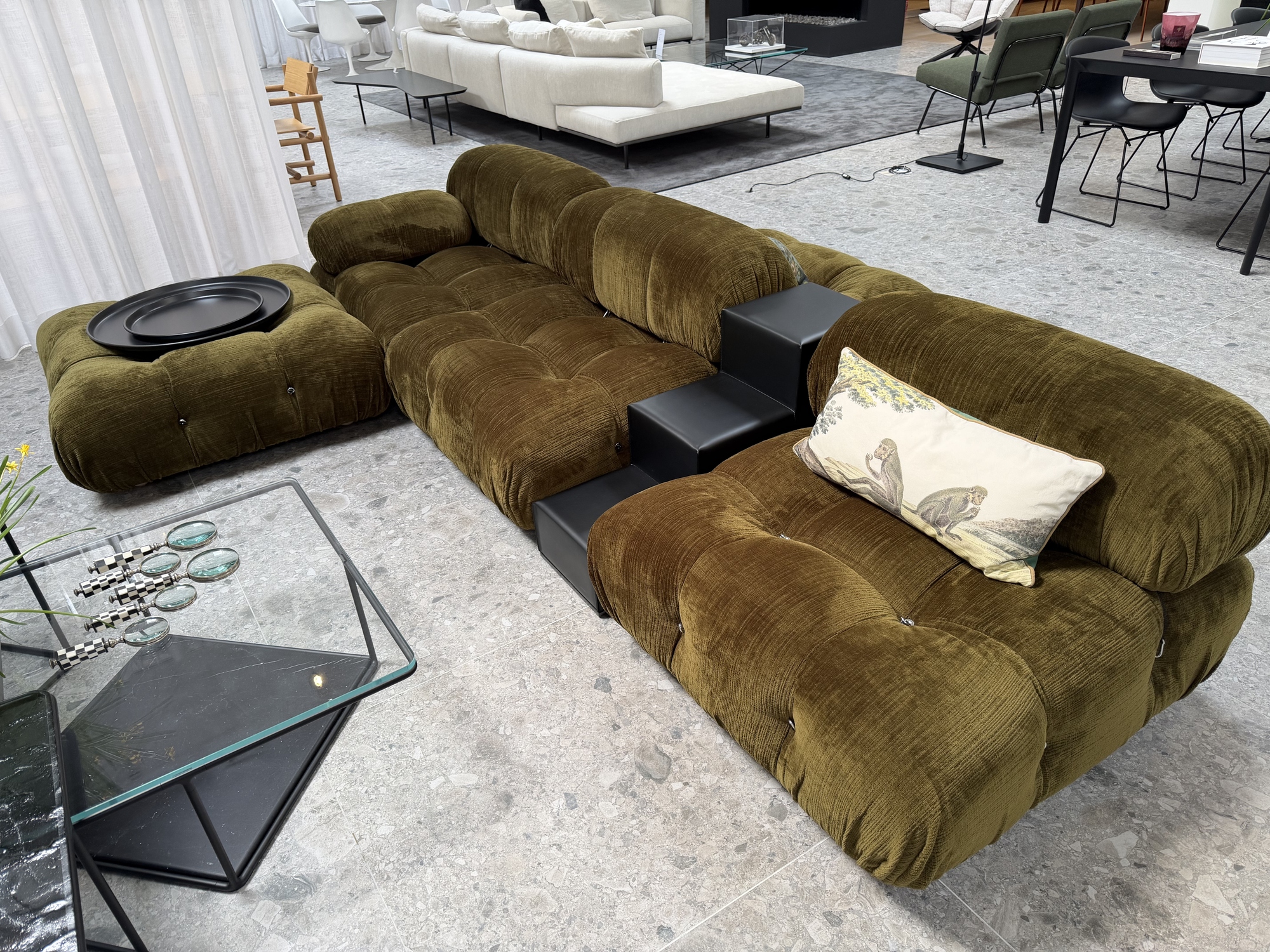 B&B Italia - zitgroep Camaleonda in stof olijfgroen, ontwerp Mario Bellini