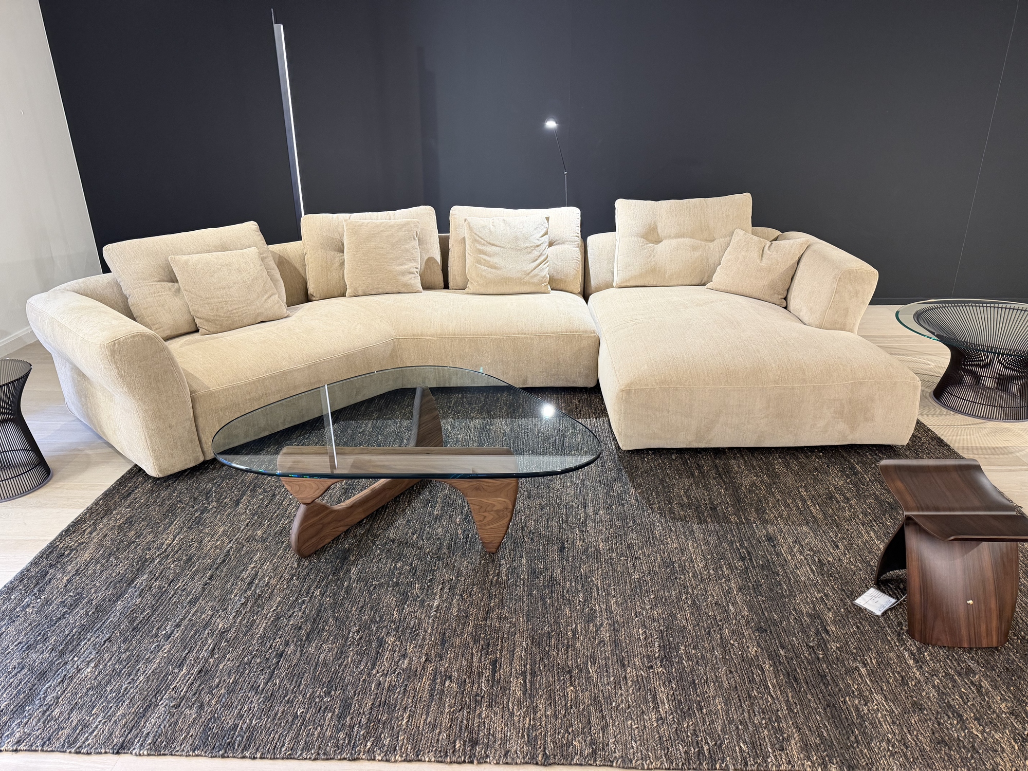 Cassina-zitopstelling Sengu Bold in stof Fox