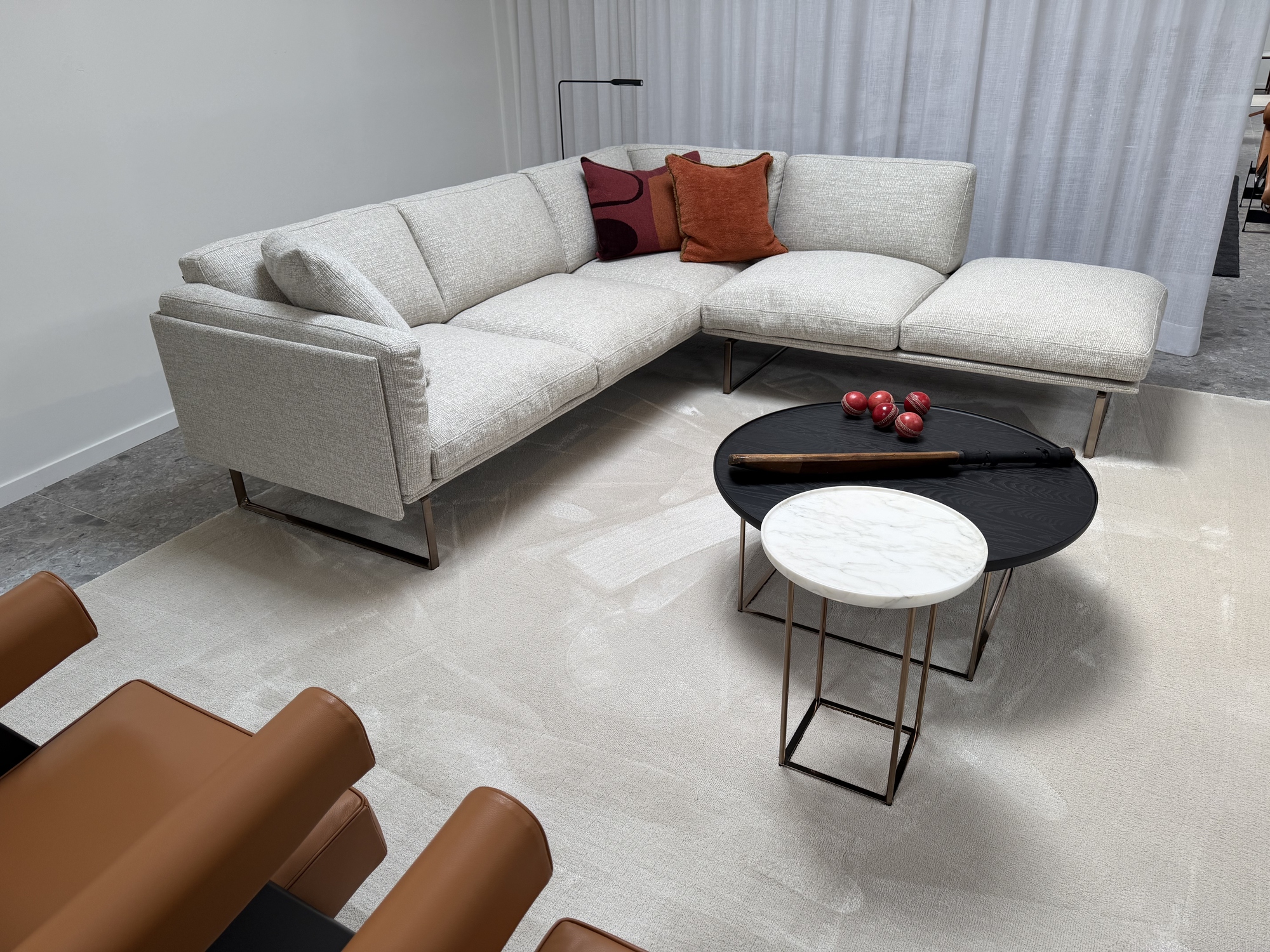 Cassina-zitopstelling OTTO met 2 salontafels