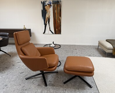 Vitra-Grand relax en ottoman leder cognac Premium -25%