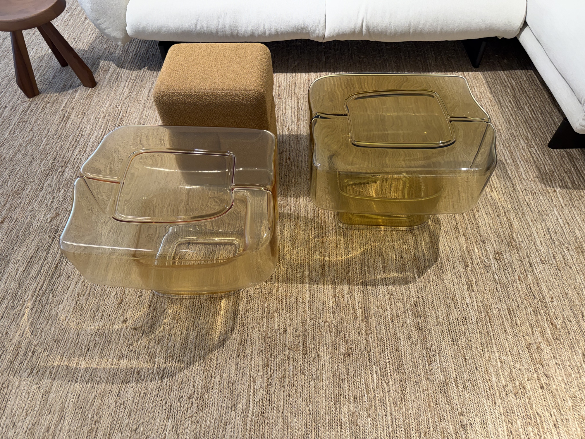 Cassina- 2 salontafels Fluid Joinery in gekleurd geblazen glas