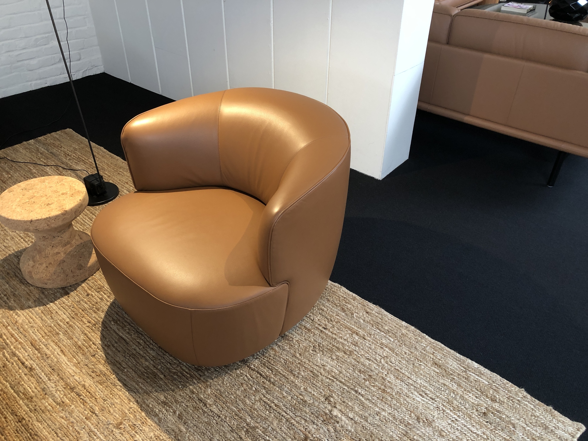 Molteni-draaibare fauteuil VVDuysen model Elain