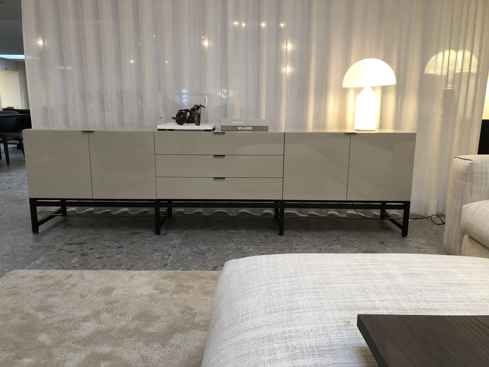 Minotti-dressoir Harvey