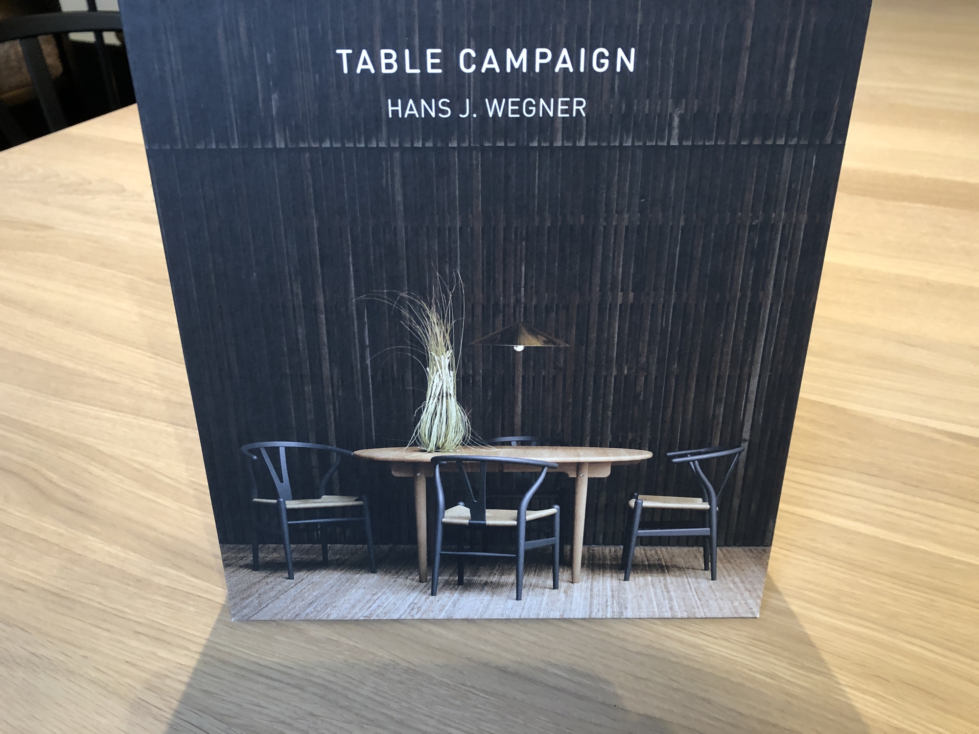 Carl Hansen-uitlengbare ovaal tafel