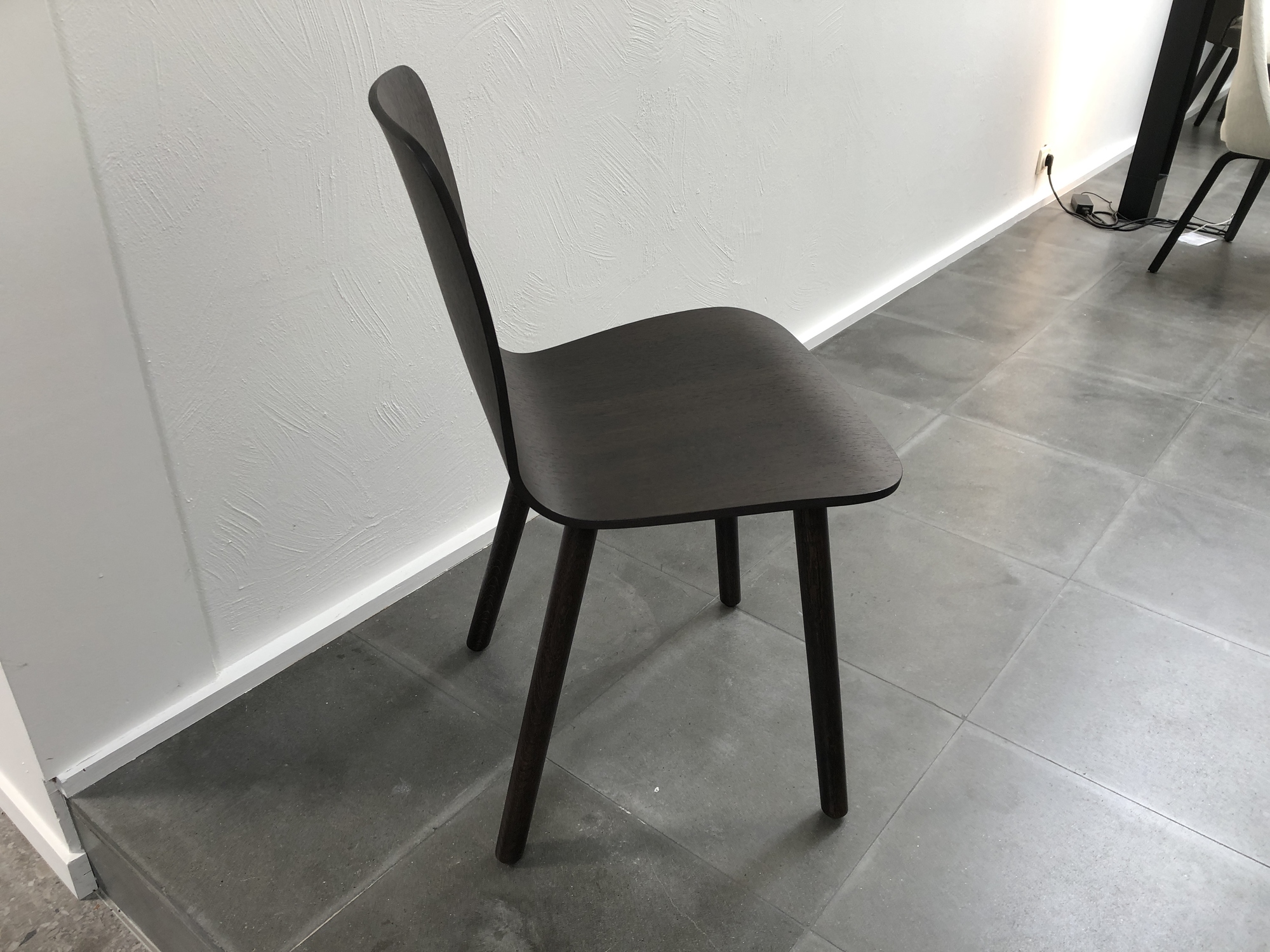 Vitra- Hal  Ply wood chair, Jasper Morrison
