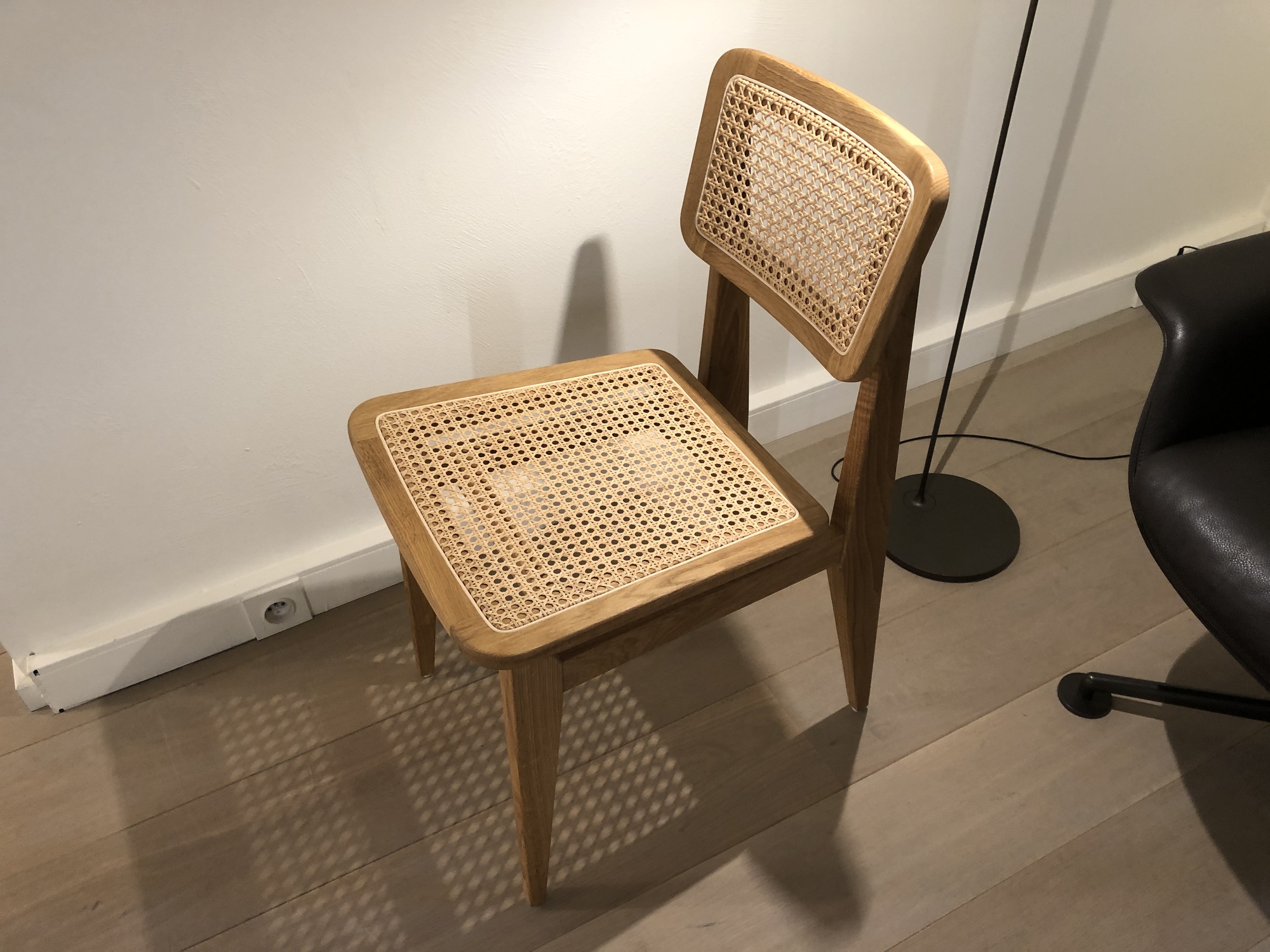 Gubi- Stoel met cannage C-Chair -60%