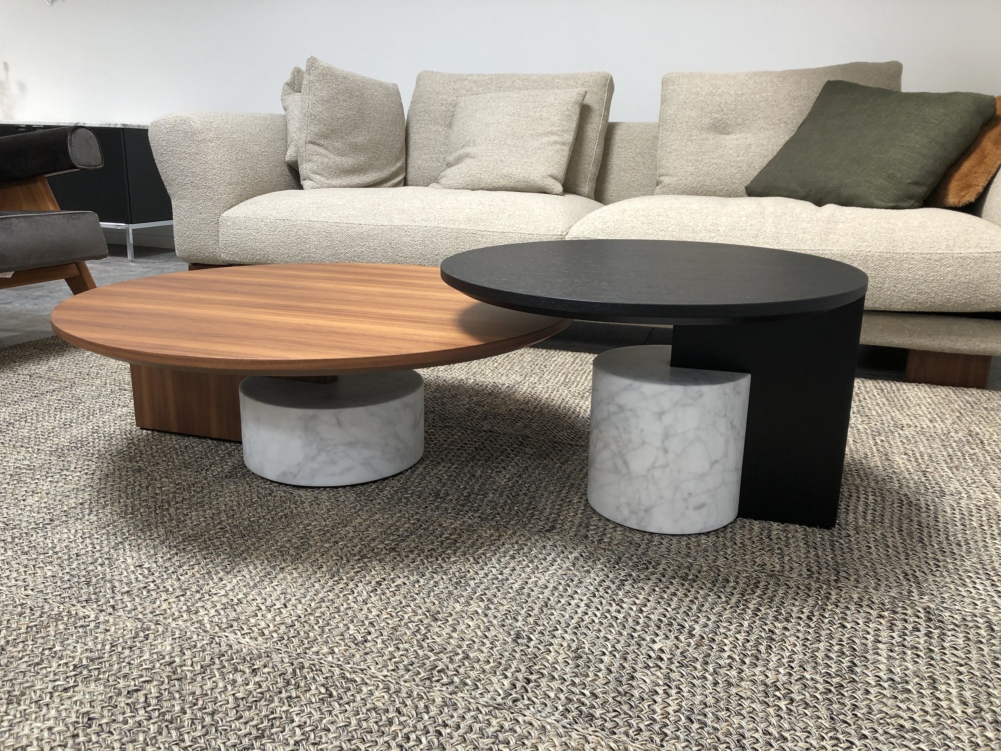 Cassina-2 ronde salontafels Sengu