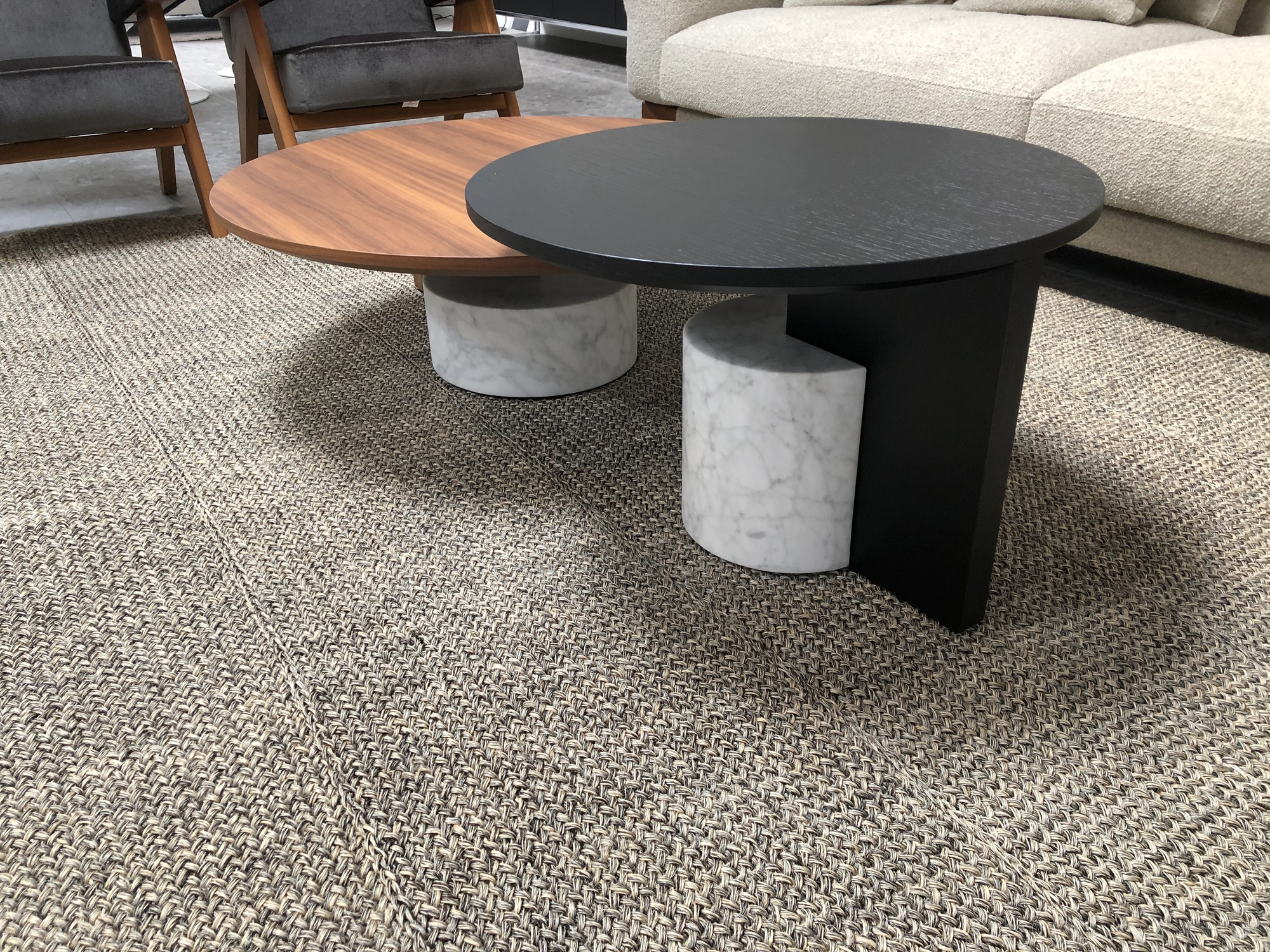 Cassina-2 ronde salontafels Sengu