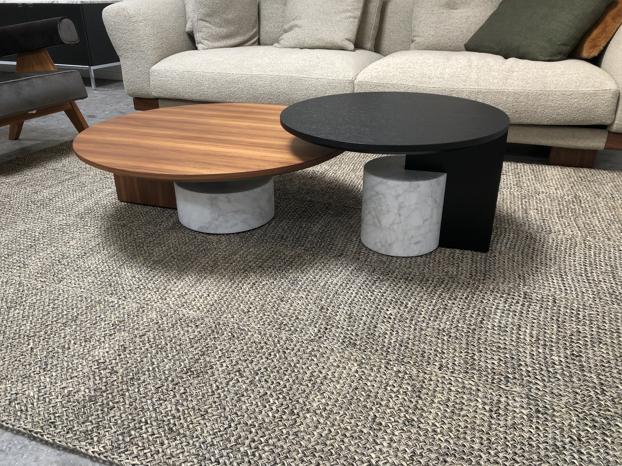 Cassina-2 ronde salontafels Sengu
