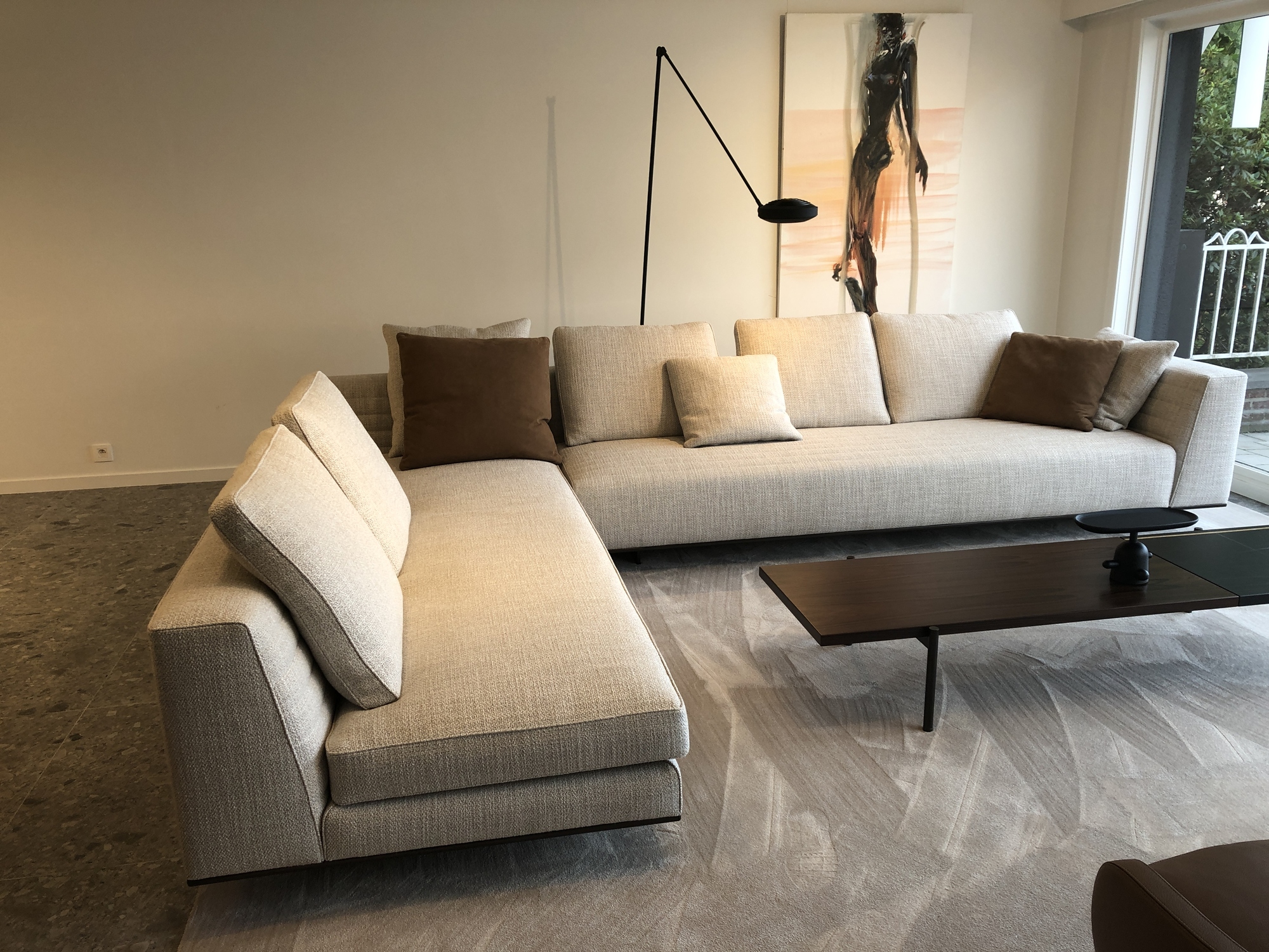Minotti-hoeksalon Roger, inclusief salontafel en hoektafel in palisander