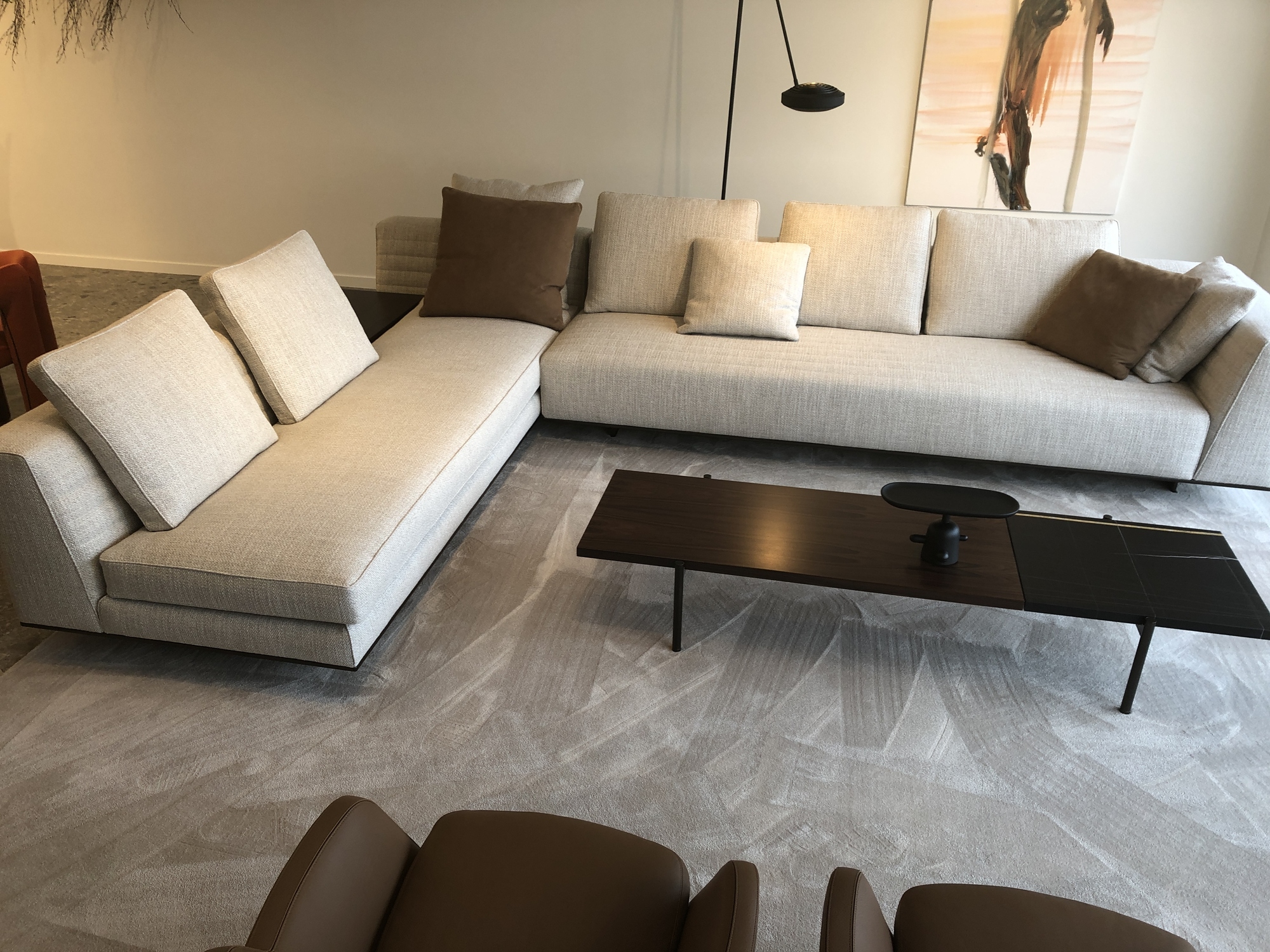 Minotti-hoeksalon Roger, inclusief salontafel en hoektafel in palisander