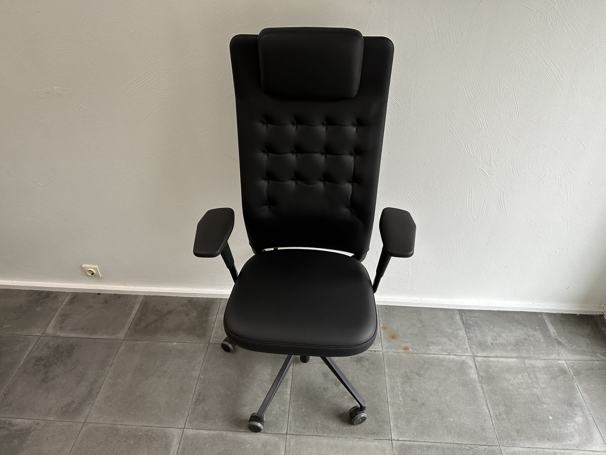 Vitra-bureelstoel ID Trim zwart leder