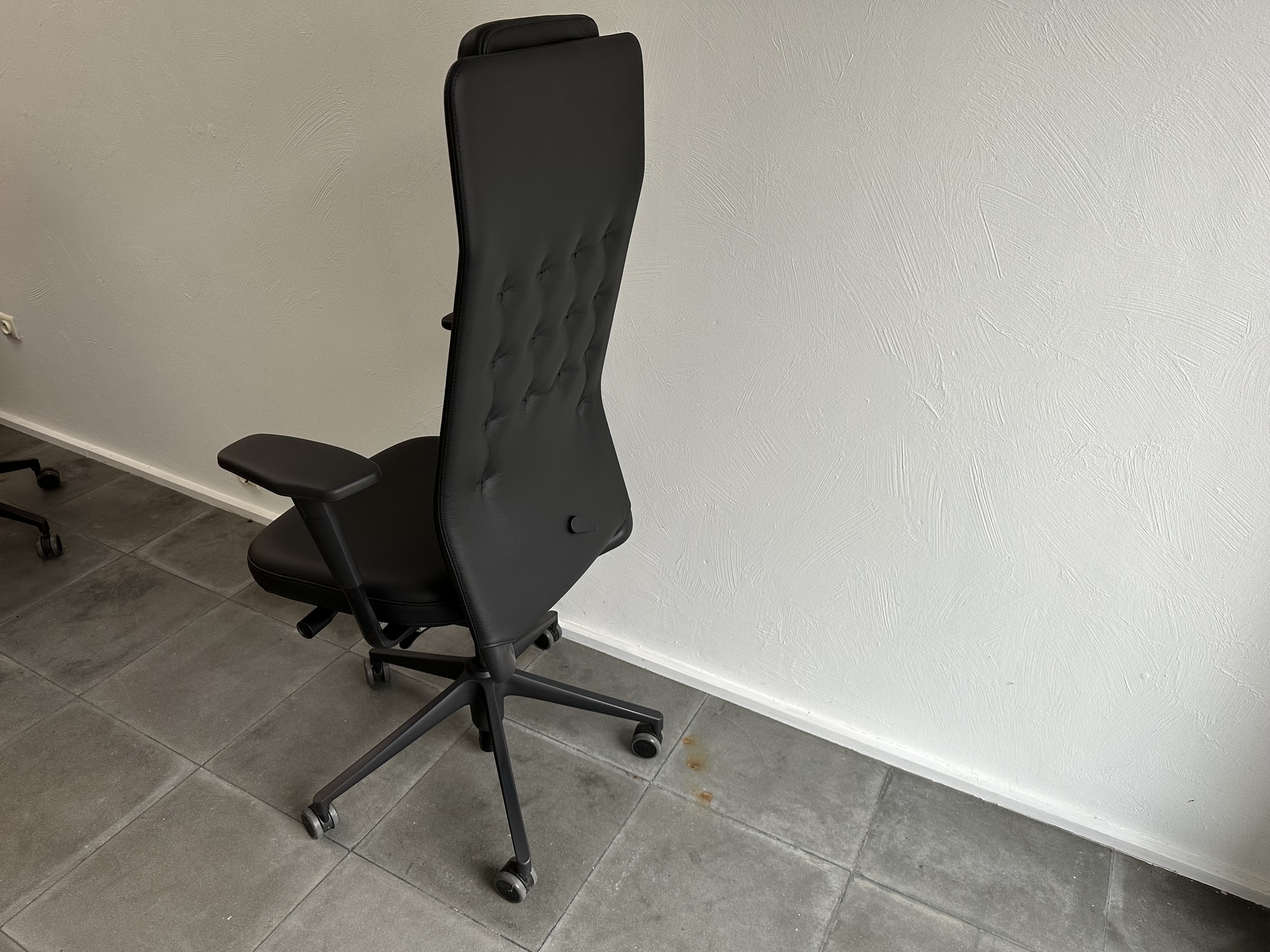 Vitra-bureelstoel ID Trim zwart leder