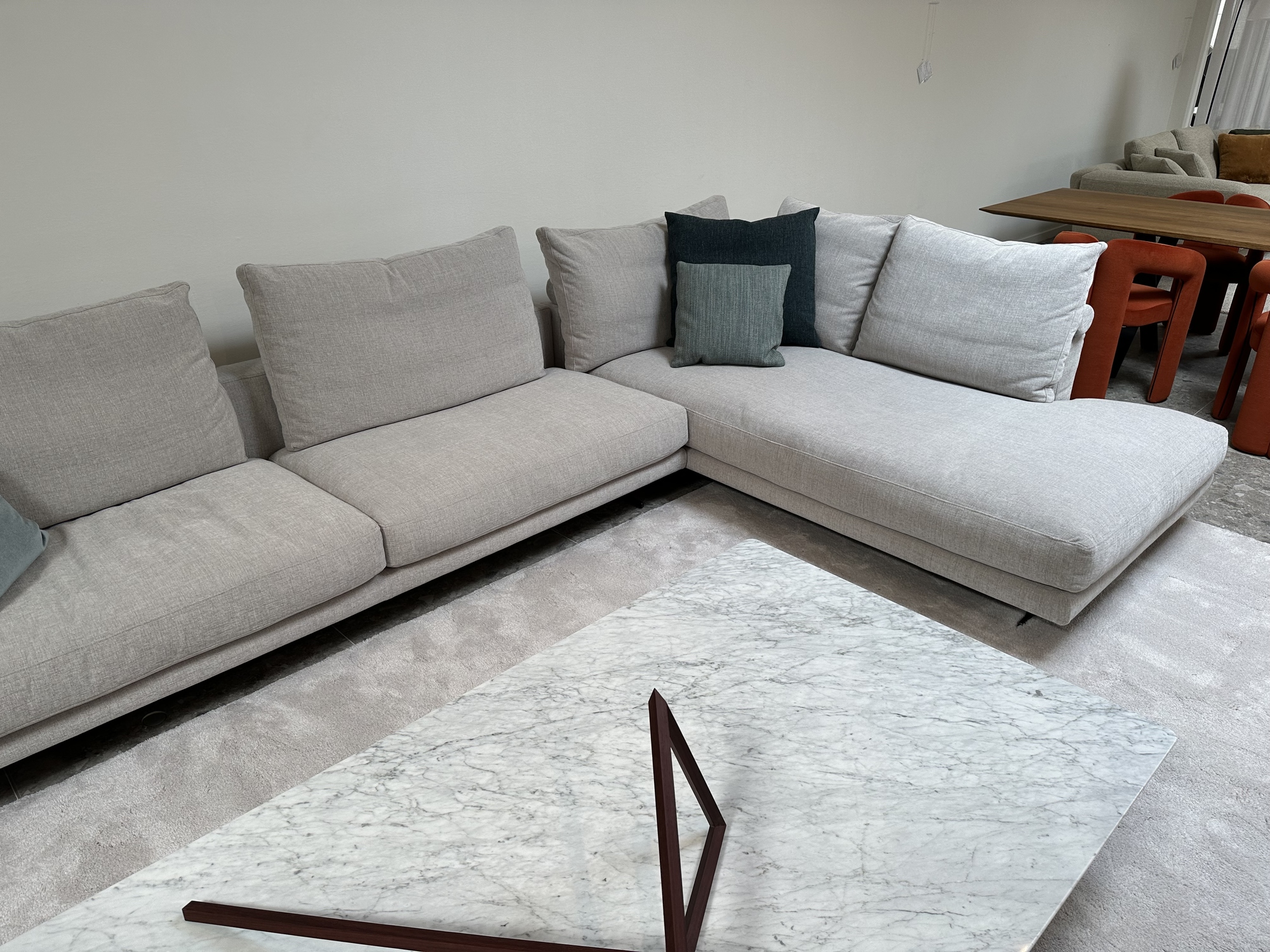 Flexform-salon Campiello met marmer salontafel Fly