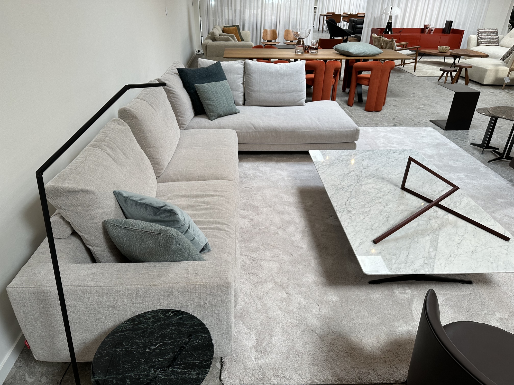 Flexform-salon Campiello met marmer salontafel Fly