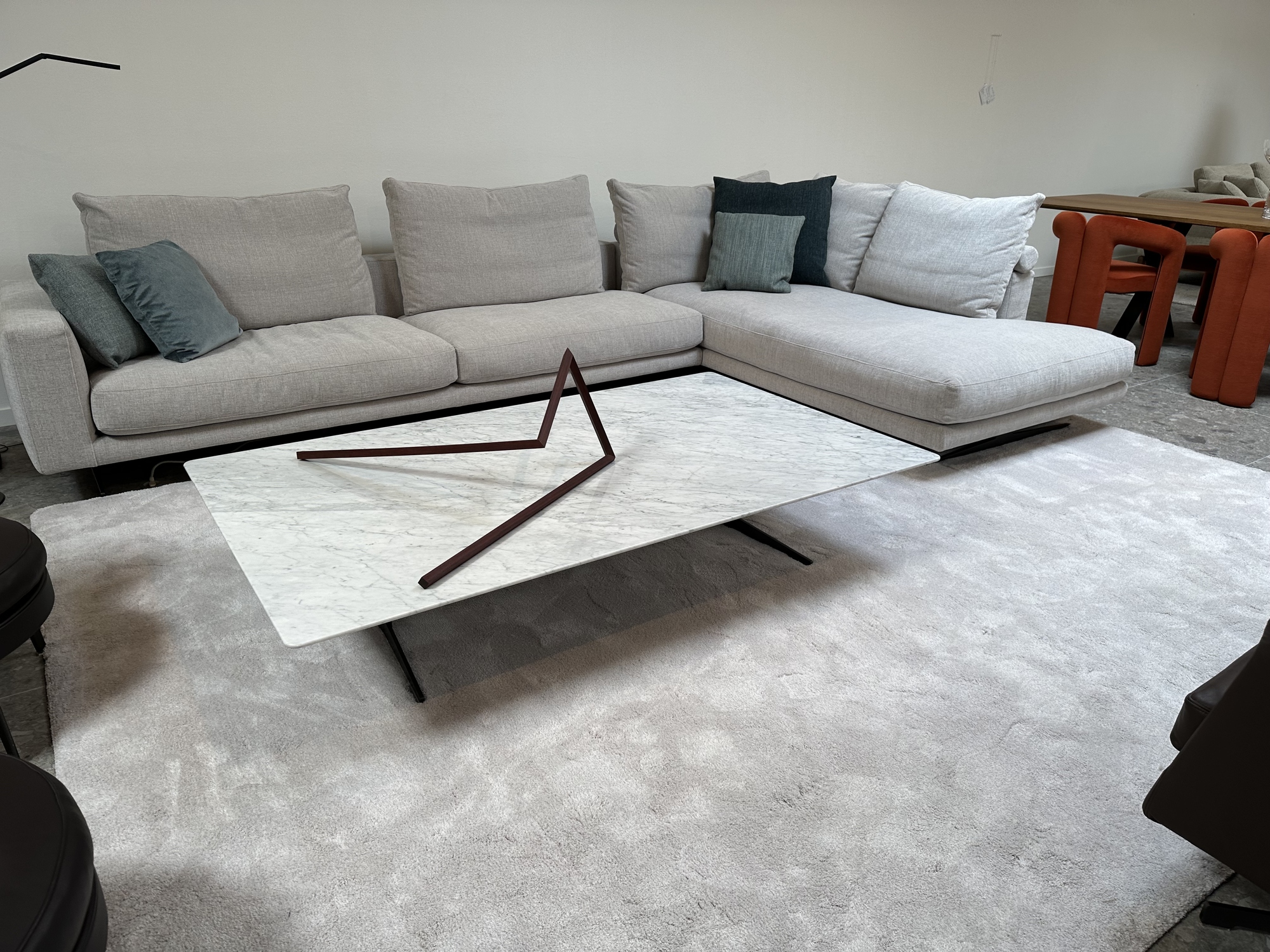 Flexform-salon Campiello met marmer salontafel Fly