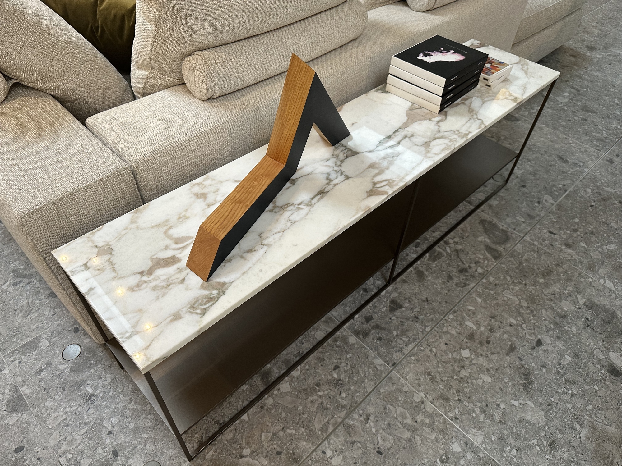 Minotti- Calder lage consoletafel Calacatta marmer