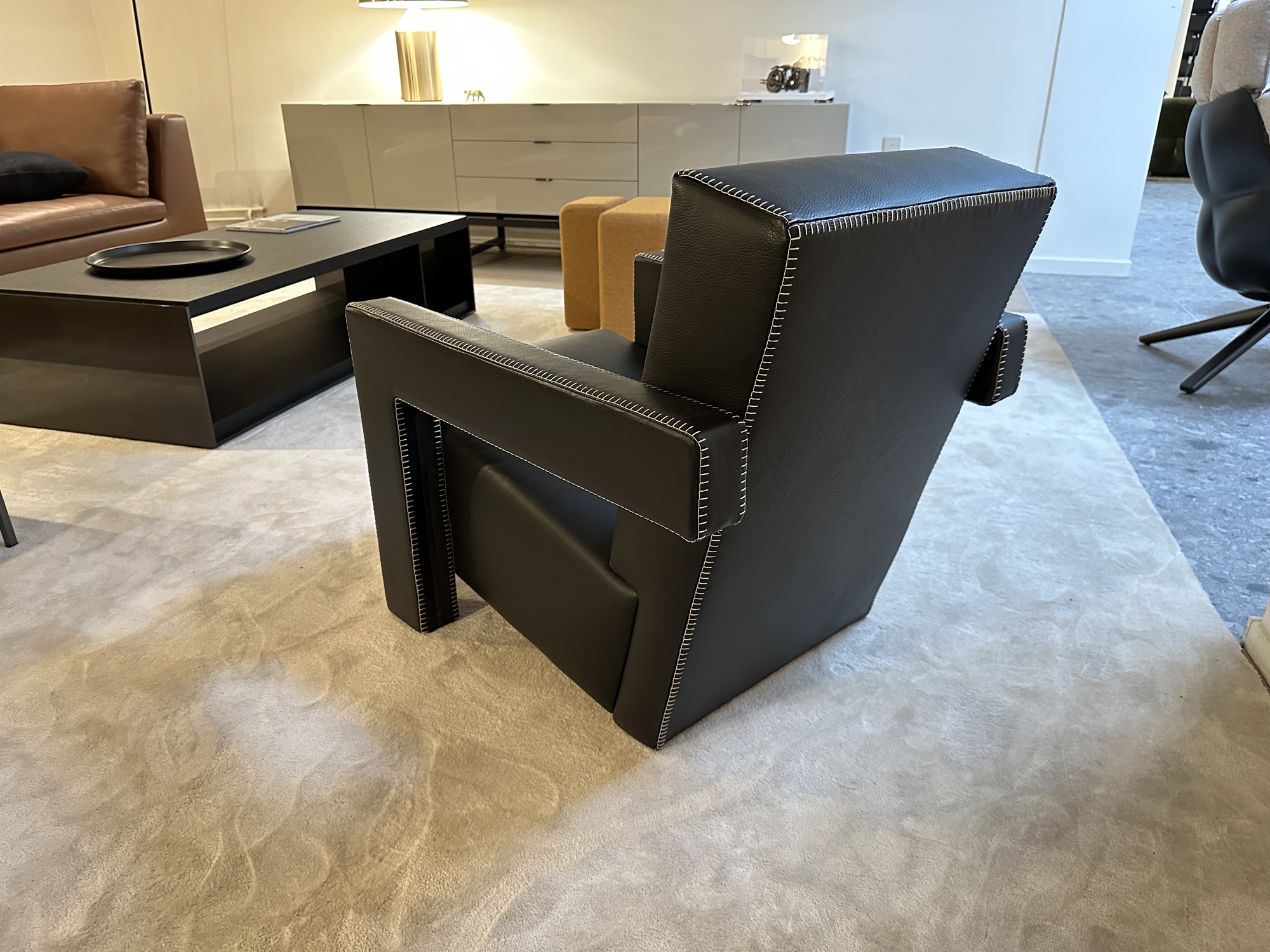 Cassina- armzetel Utrecht Xl zwart leer