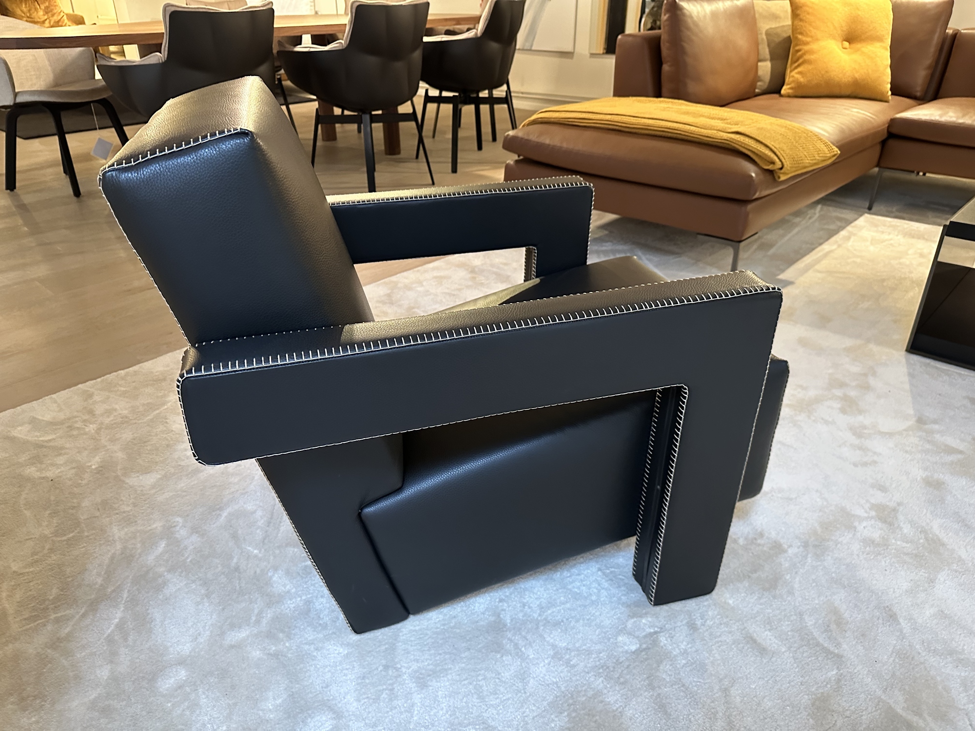 Cassina- armzetel Utrecht Xl zwart leer