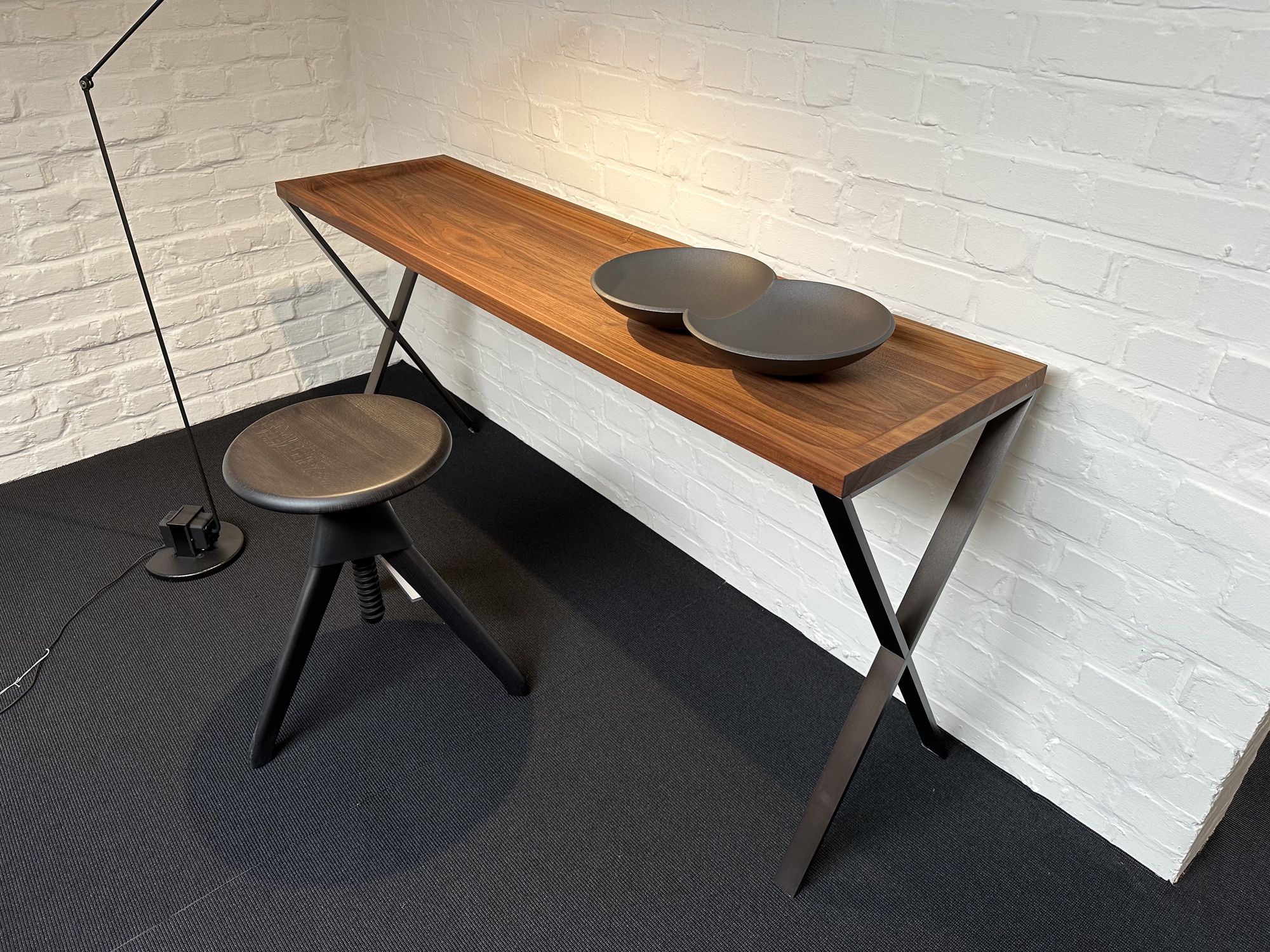 More-console Lax massief notelaar 150cm