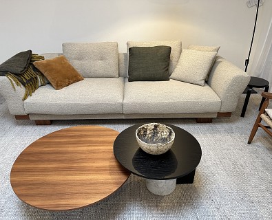 Cassina-3 zit Sengu met 2 ronde salontafels Sengu -50%