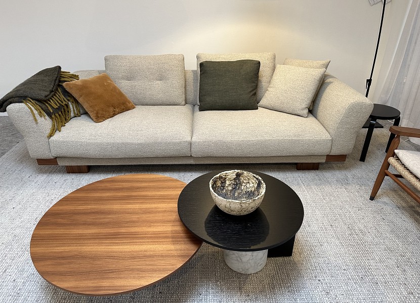Cassina-3 zit Sengu met 2 ronde salontafels Sengu -50%