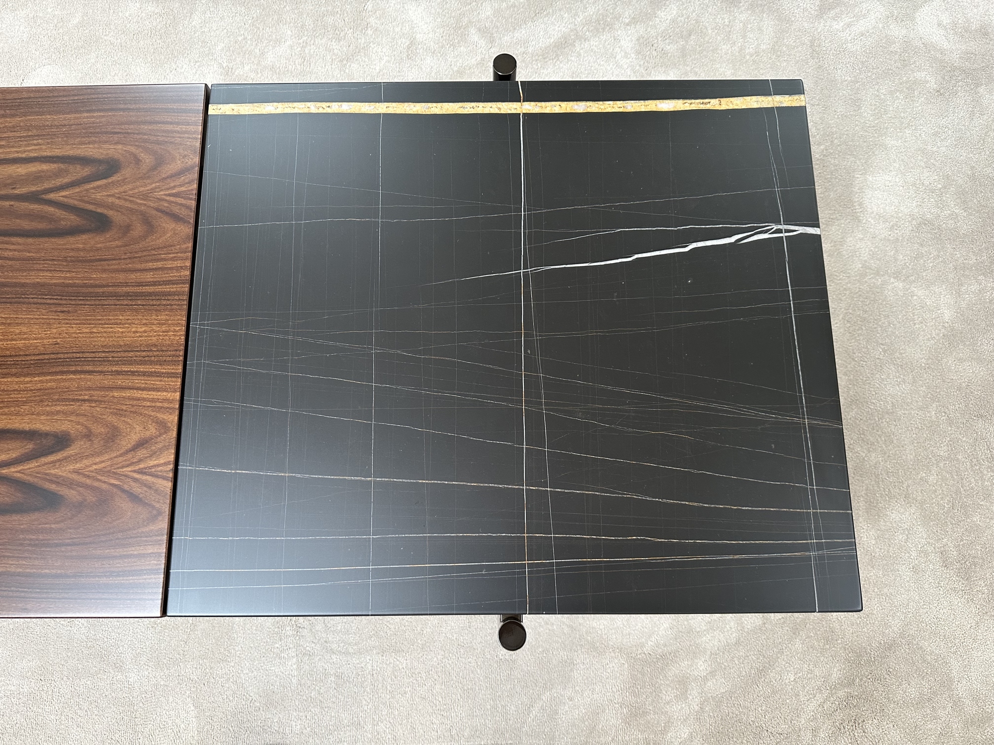 Minotti-hoeksalon Roger, inclusief salontafel en hoektafel in palisander