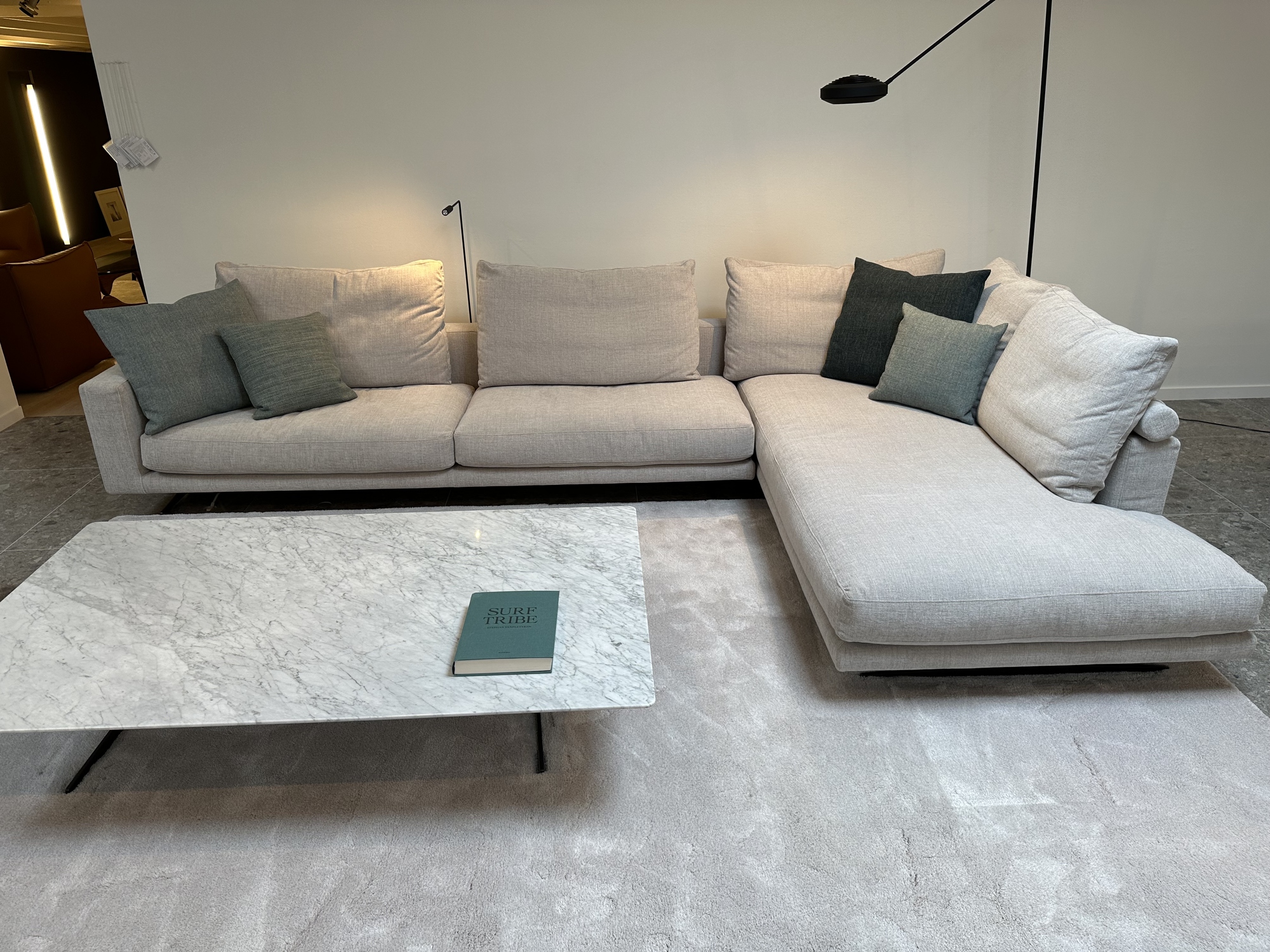 Flexform-salon Campiello met marmer salontafel Fly