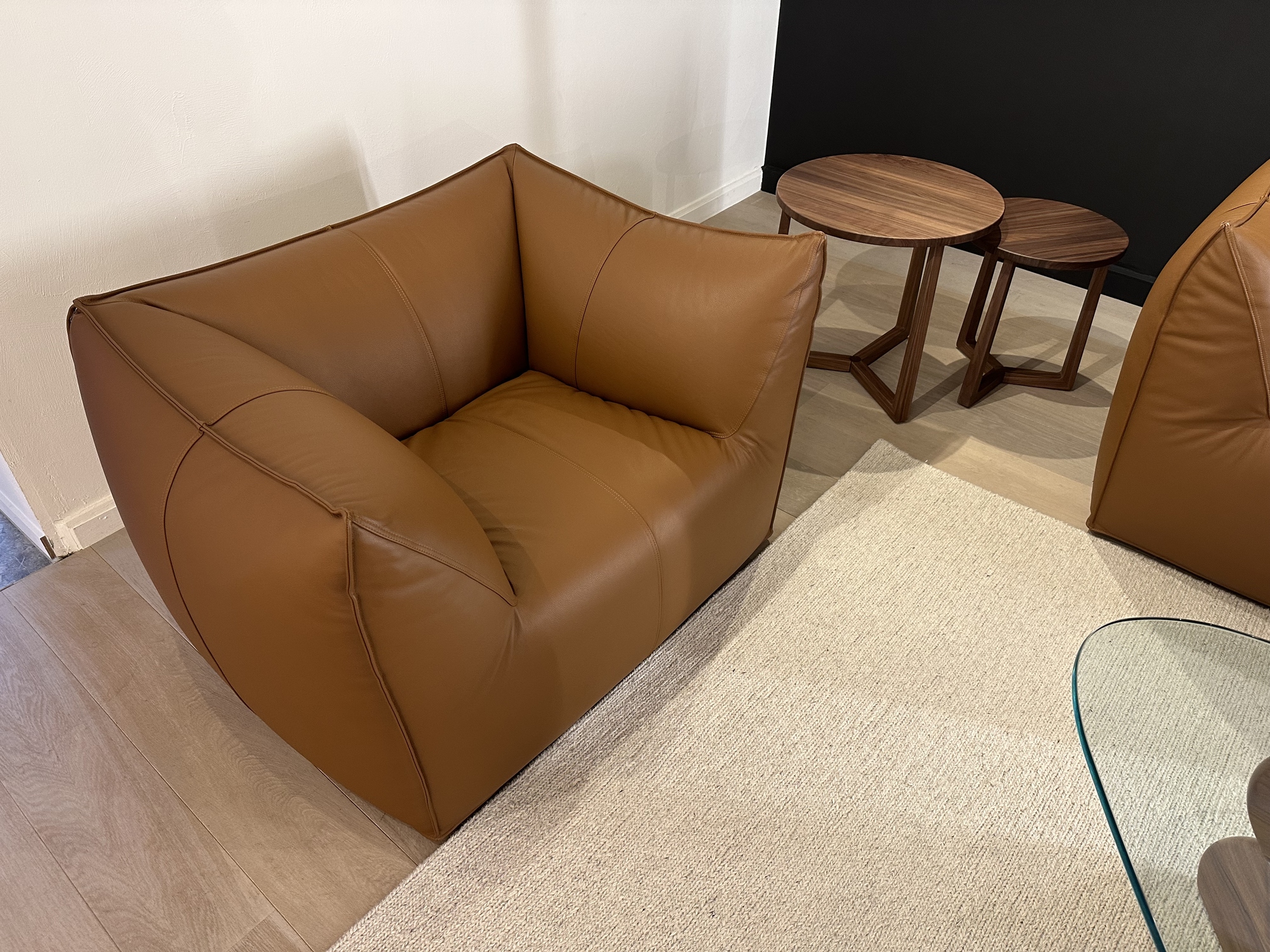 B&B Italia-2-zit,1-zit en poef Le Bambole in leer cognac naturel